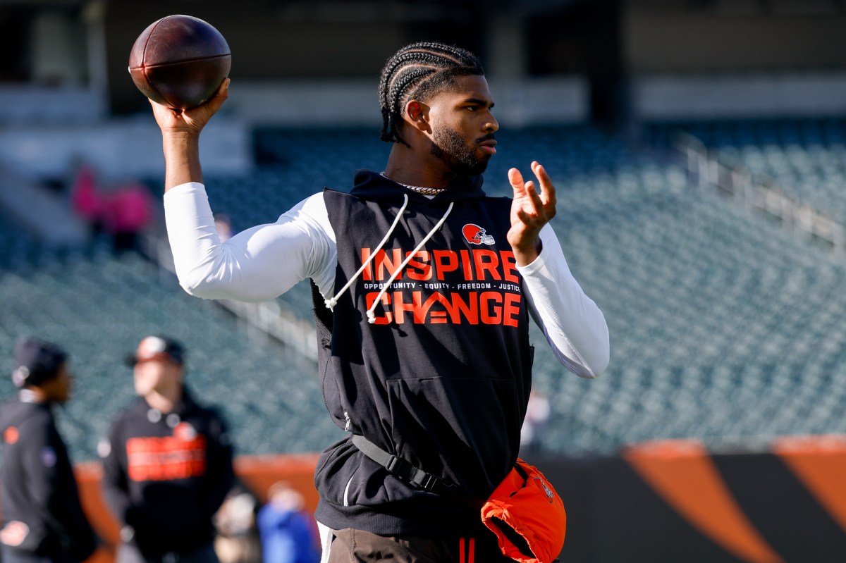 Browns Head Coach Finalist Could Save Shedeur Sanders’ Career Browns Head Coach Finalist Could Save Shedeur Sanders’ Career