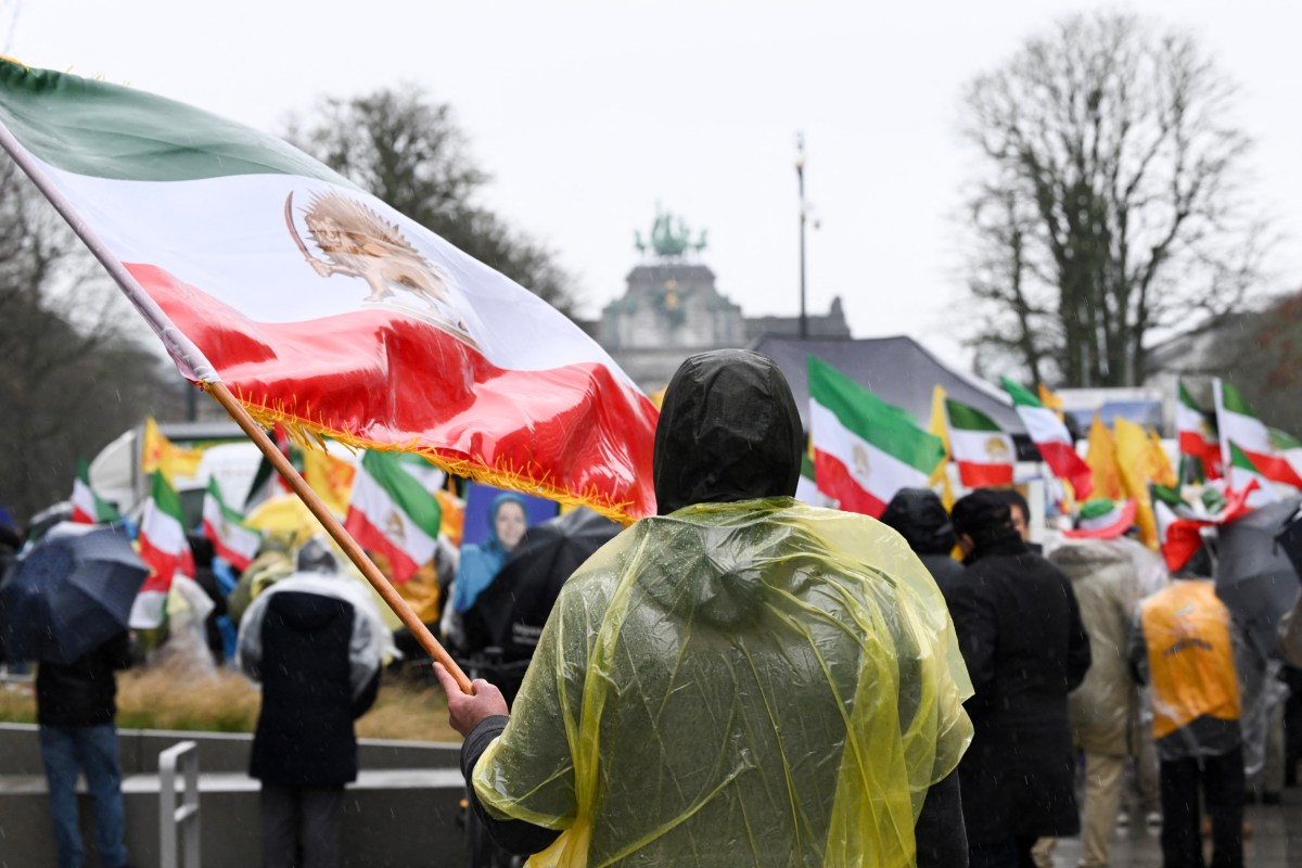 Trump Warns Iran as Protests Escalate Nationwide: Live Updates