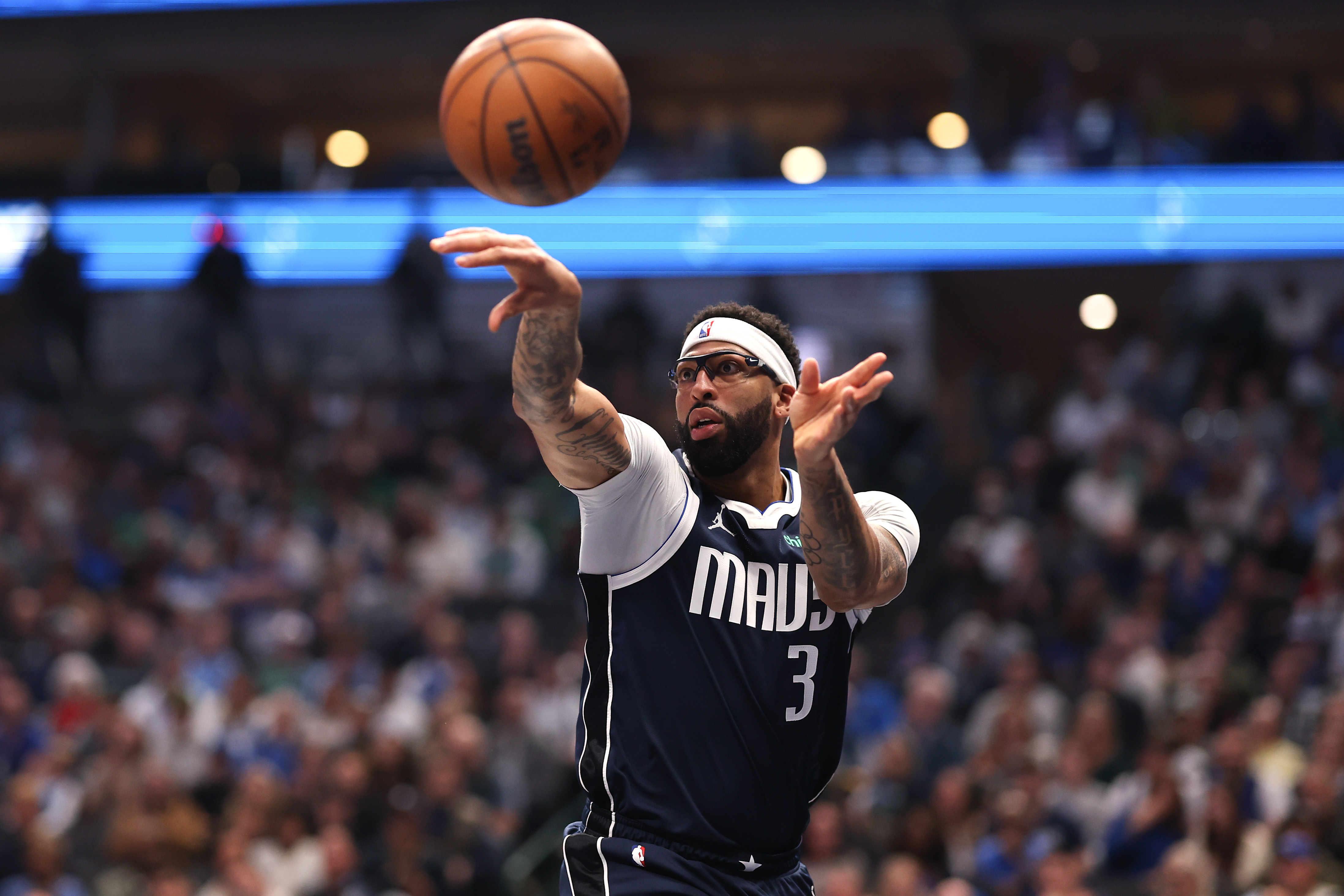 Anthony Davis Draws Interest From Struggling East Team As Trade Rumors Heat Up