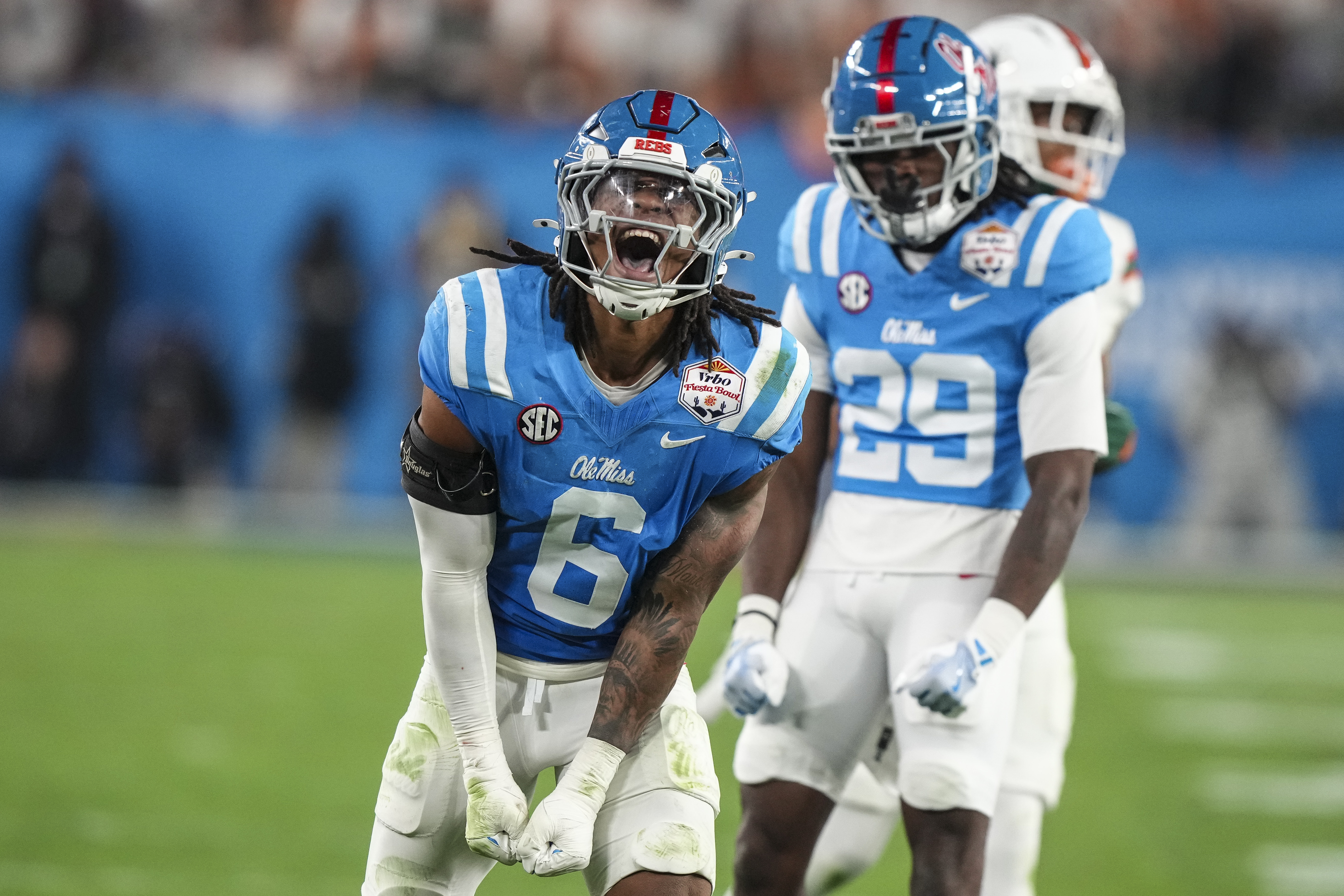 Leaked NIL Info May Have Pushed Top Ole Miss LB to Lane Kiffin, LSU