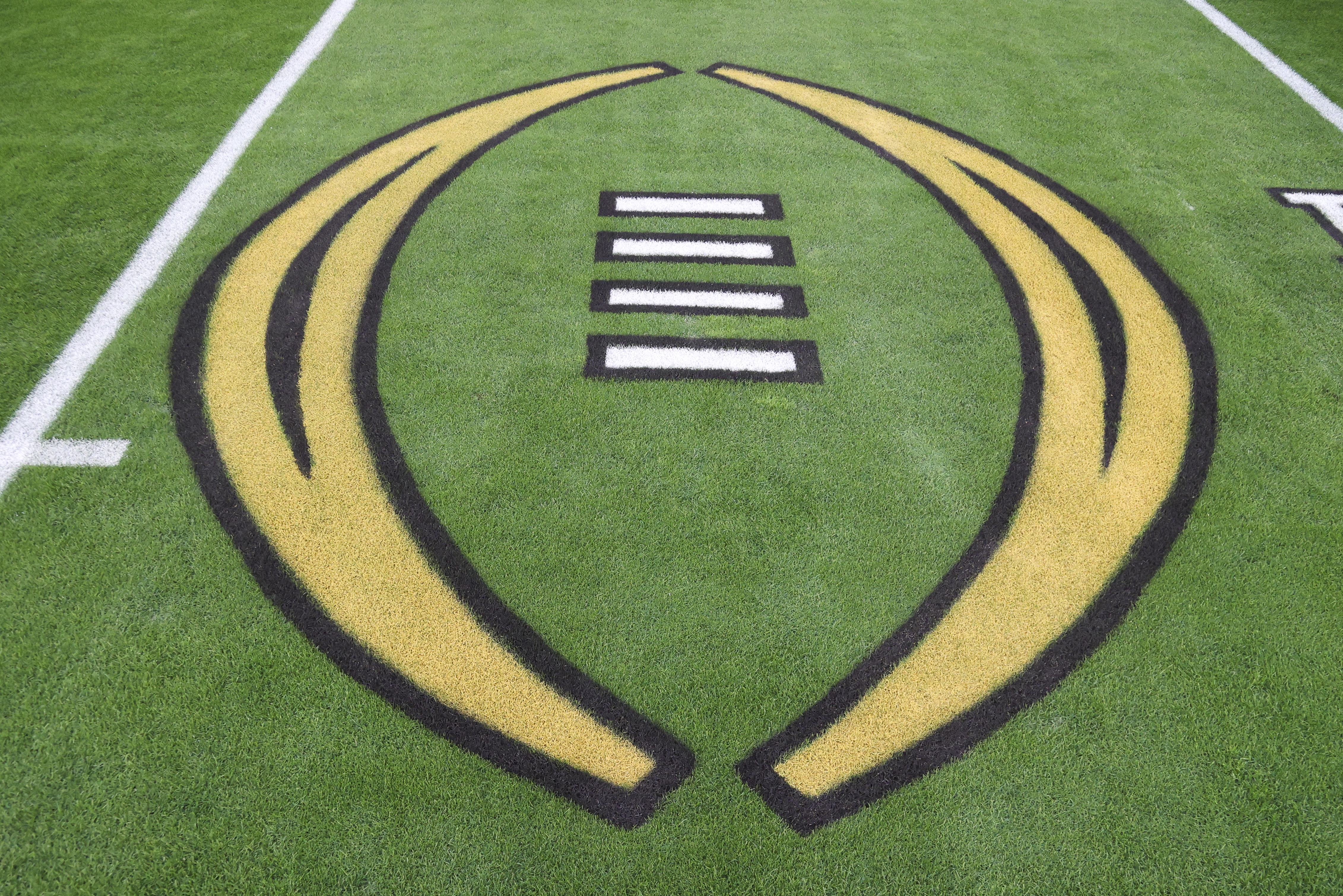 Star Quarterback Could Make Last-Second Jump into Transfer Portal