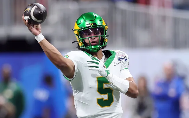 Oregon QB Dante Moore