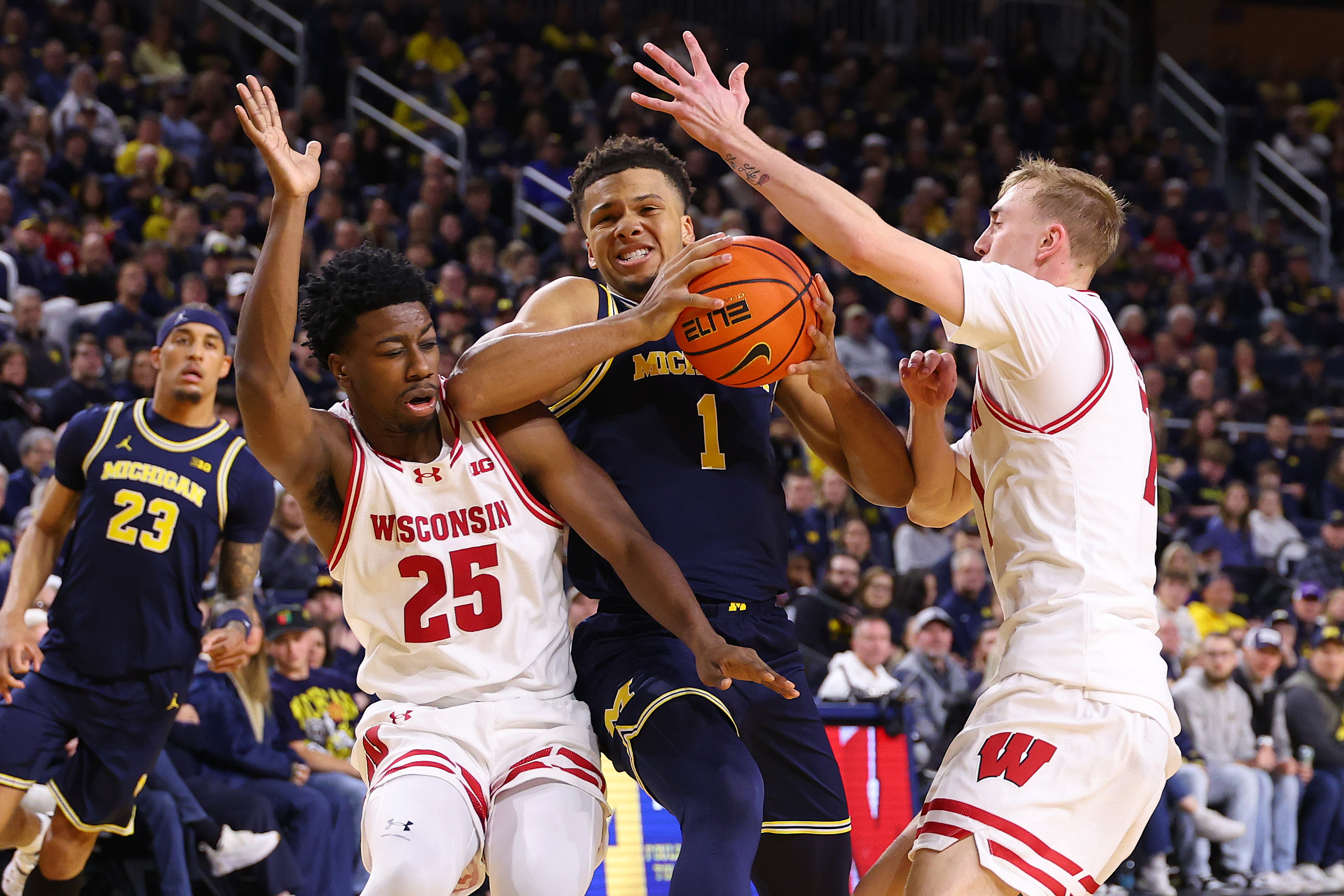 Michigan Drops in Updated College Basketball Rankings