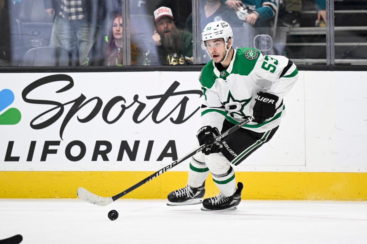 Live Stream and Watch the Lightning vs Stars Showdown!