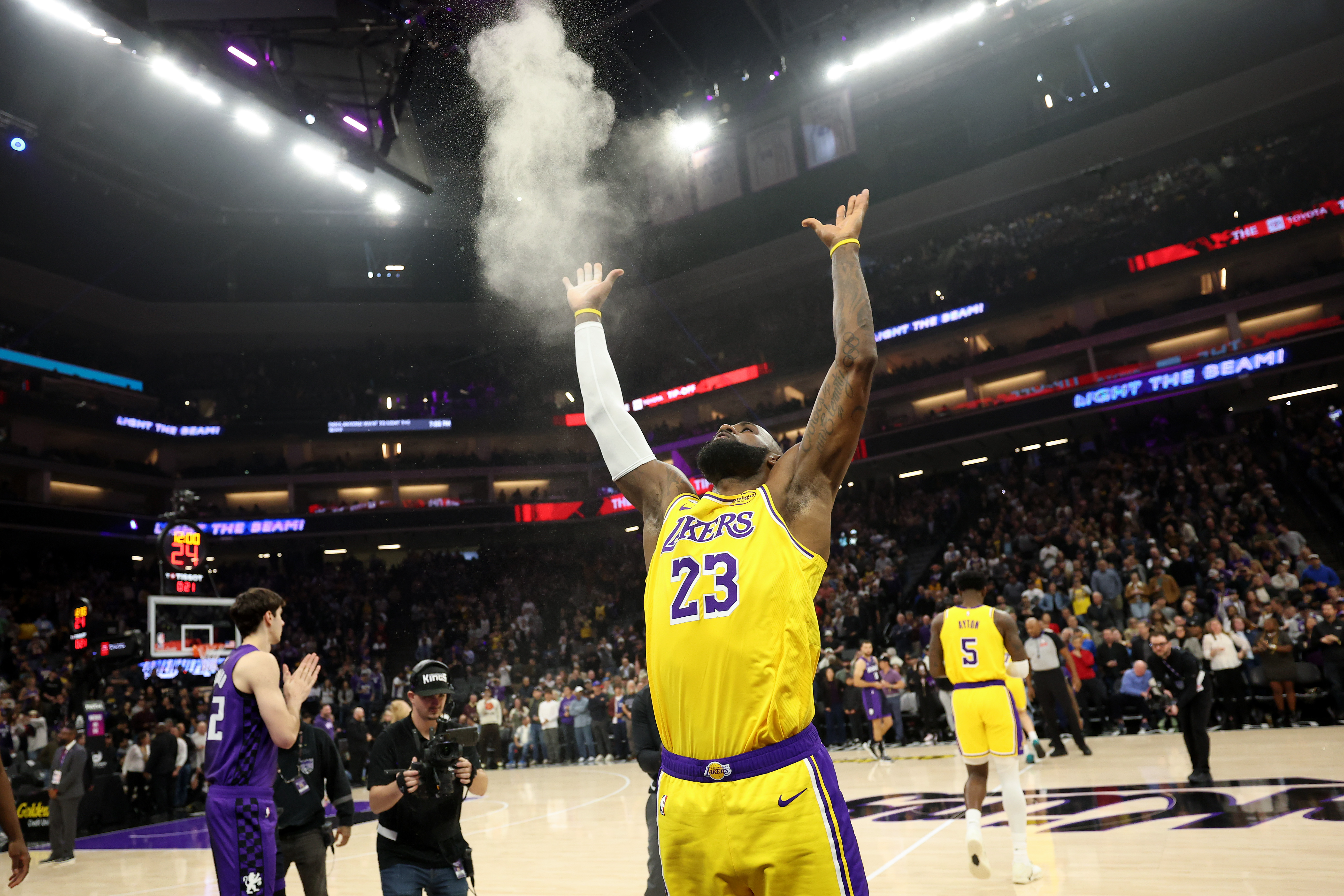 LeBron James’ Unmatched All-Star Starter Run Finally Ends
