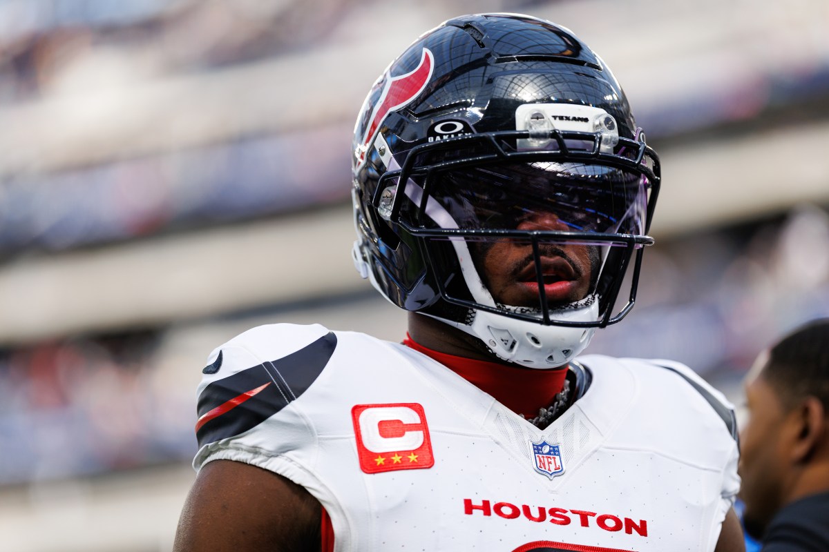 Texans Star Azeez Al-Shaair Faces Fine Ahead of Playoff Showdown with Patriots