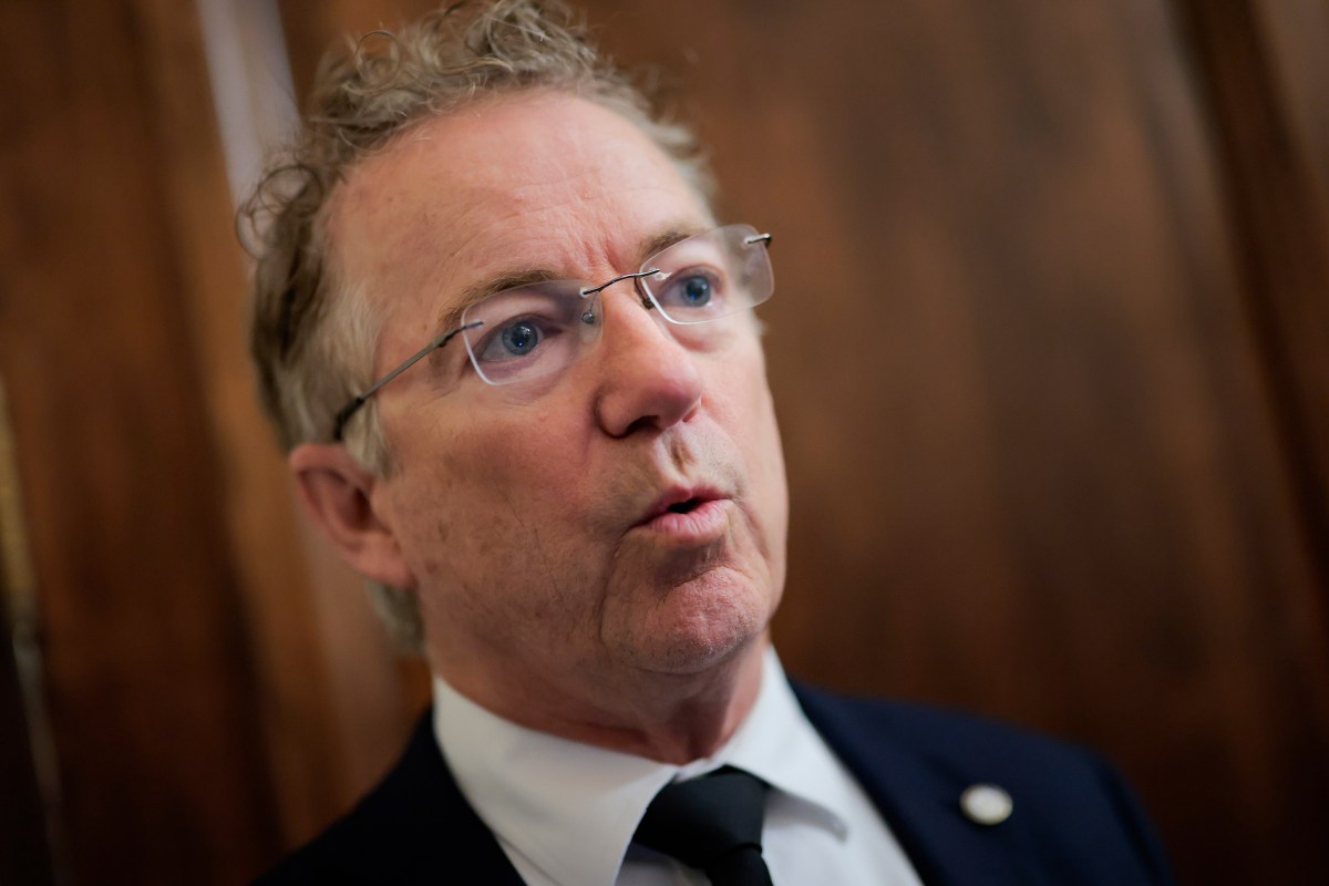 Rand Paul pide a funcionarios de Trump que testifiquen para justificar los fondos de inmigración