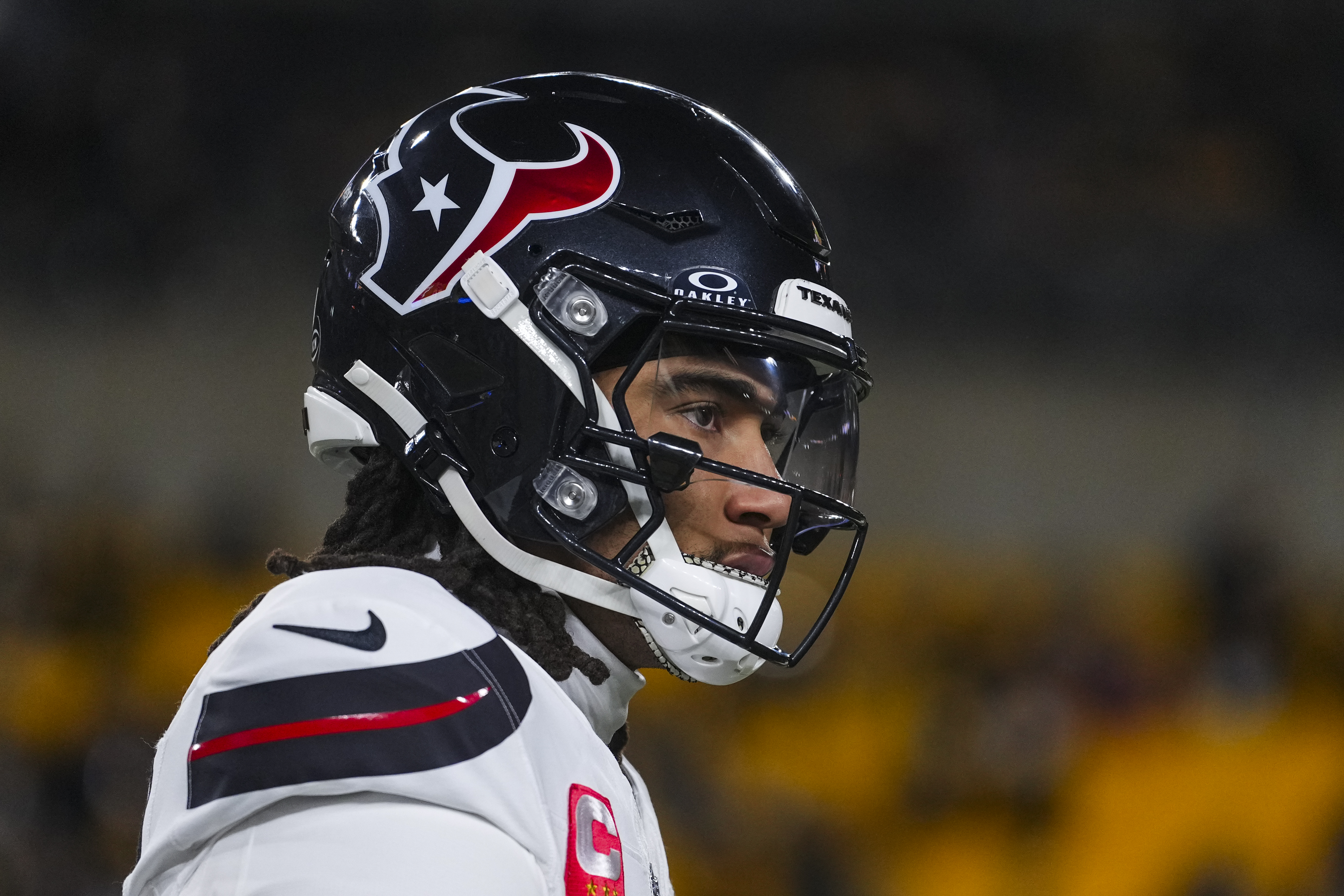 DraftKings Promo Code: Claim $300 Bonus For NFL Divisional Playoffs Sunday