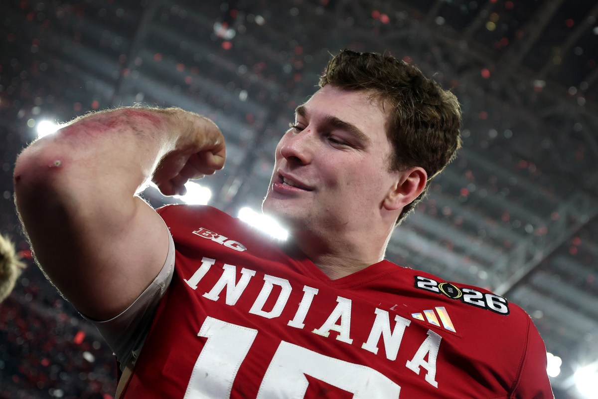 Ex-Raiders Star deixa claro seus sentimentos com Fernando Mendoza Ex-Raiders Star deixa claro seus sentimentos com Fernando Mendoza