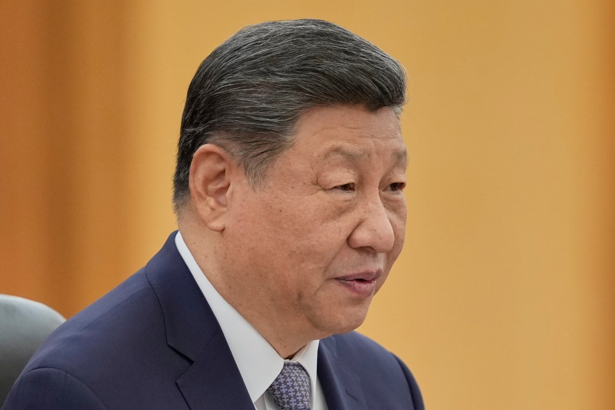 Xi Jinping da China faz primeira aparição pública desde expurgo de generais