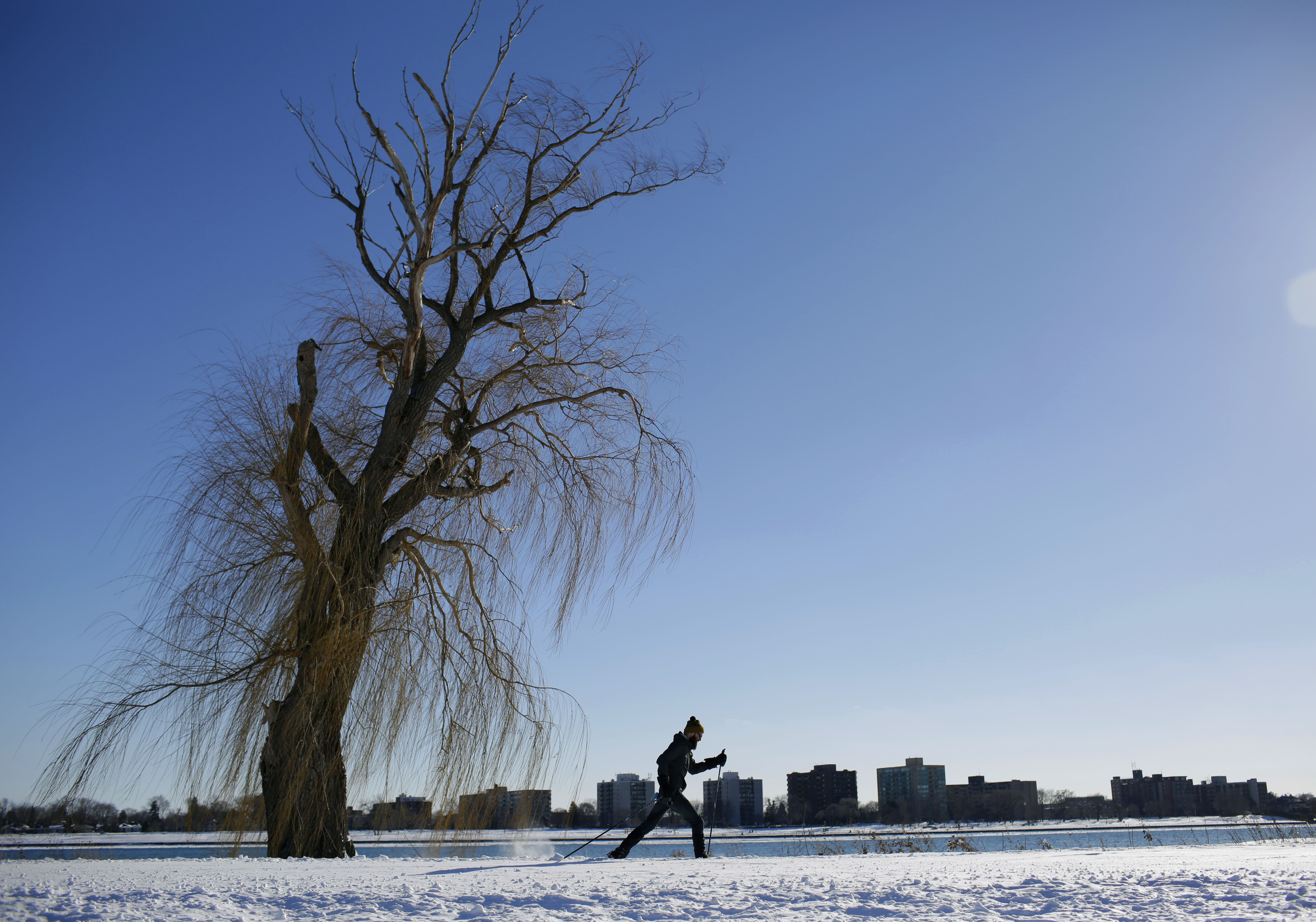 Winter Storm Warning As Two Feet of Snow To Strike: 'Very Difficult'