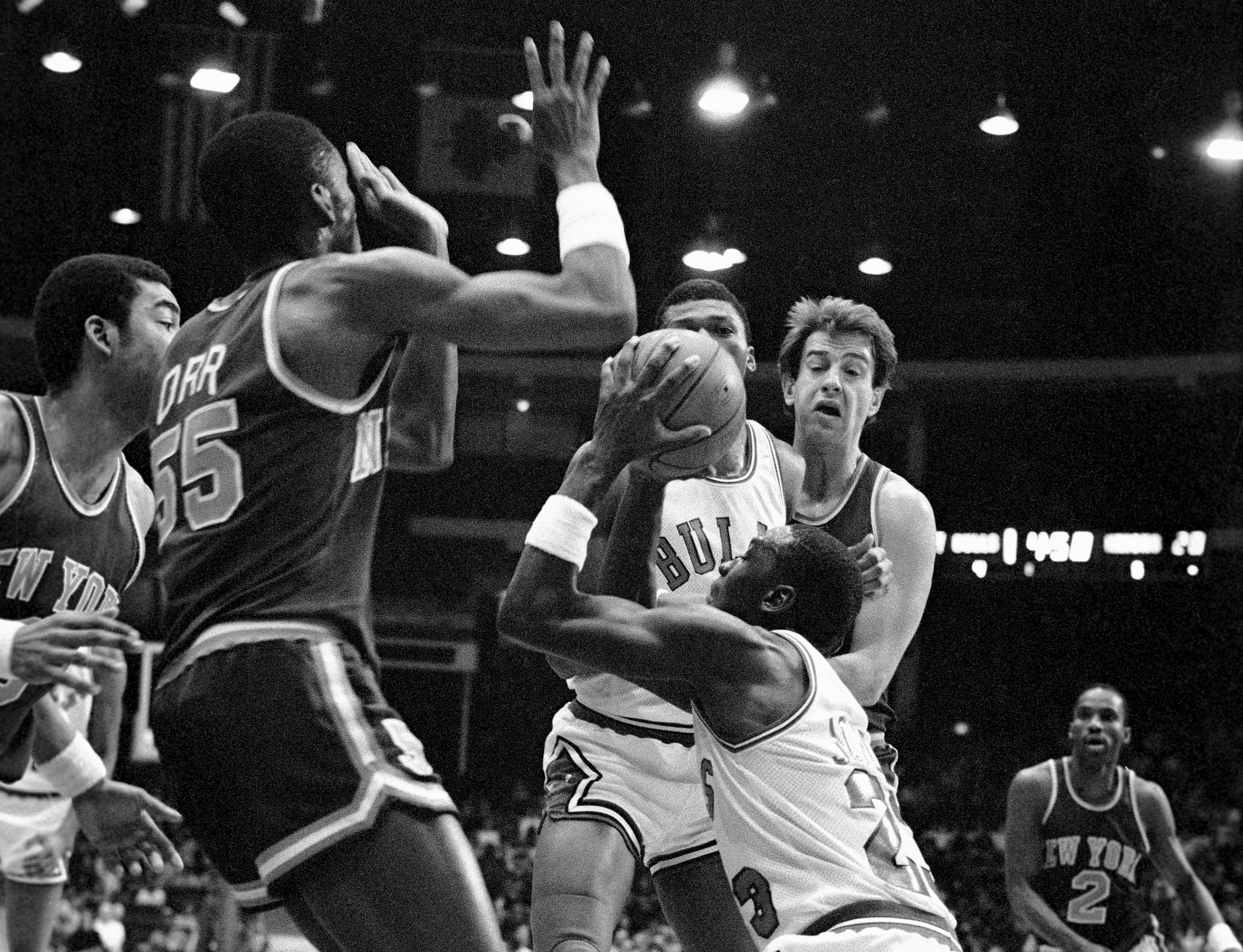 Former Bulls Center, Longtime Teammate of Michael Jordan, Dies