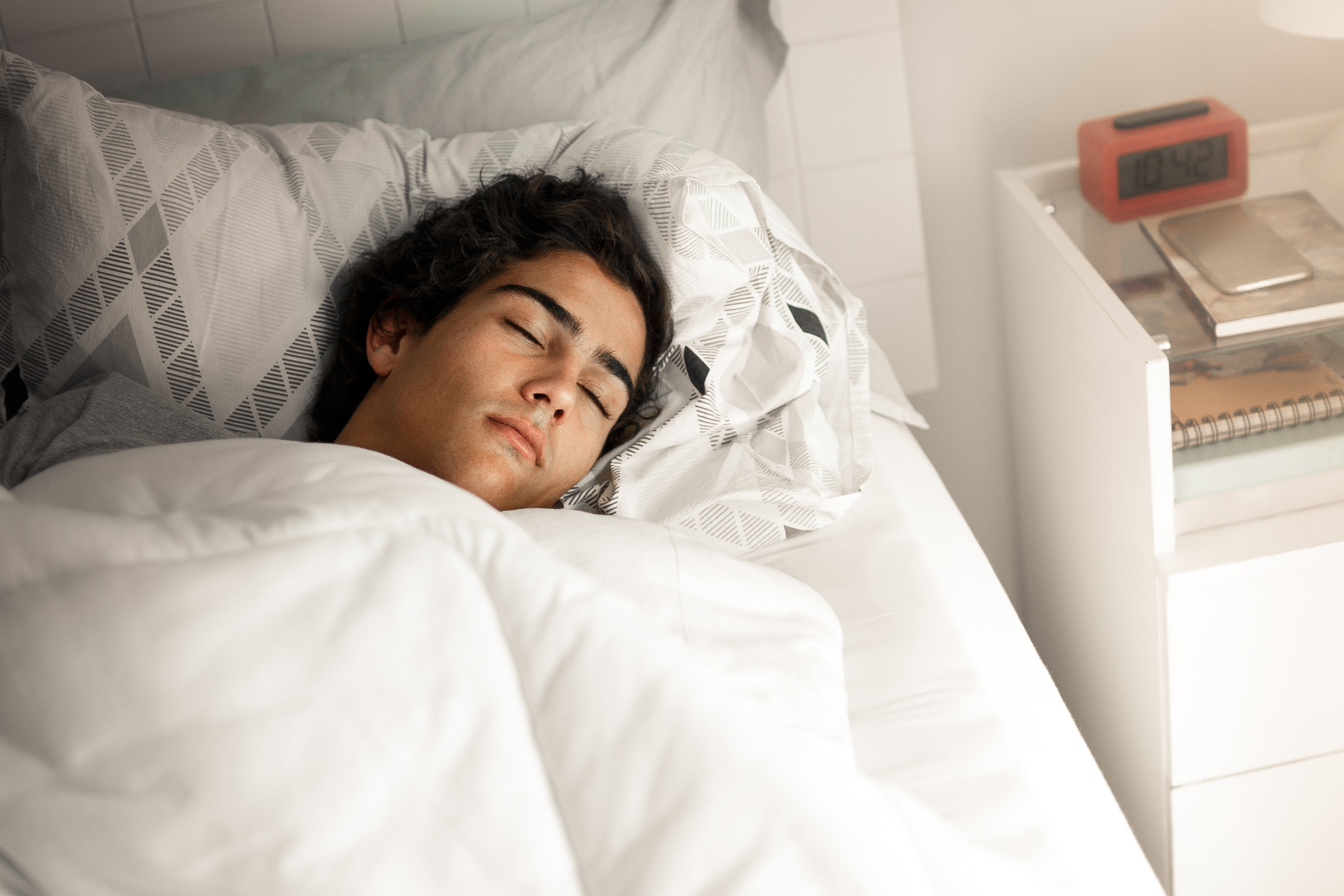 Psychologist Reveals Why Parents Should Let Teens Sleep In on Weekend