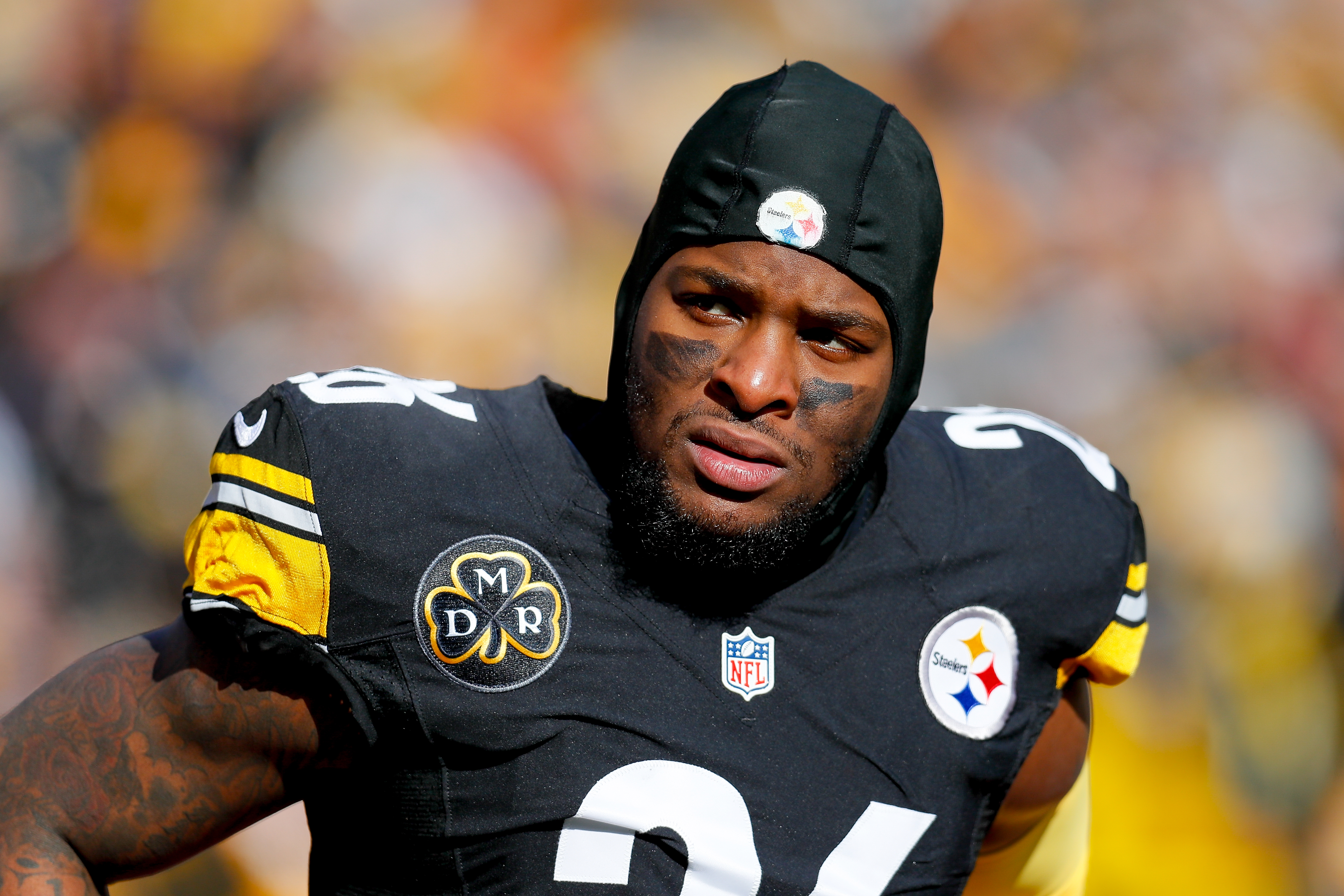 Le’Veon Bell Fires Back at Steelers Fans After Mike Tomlin Steps Down