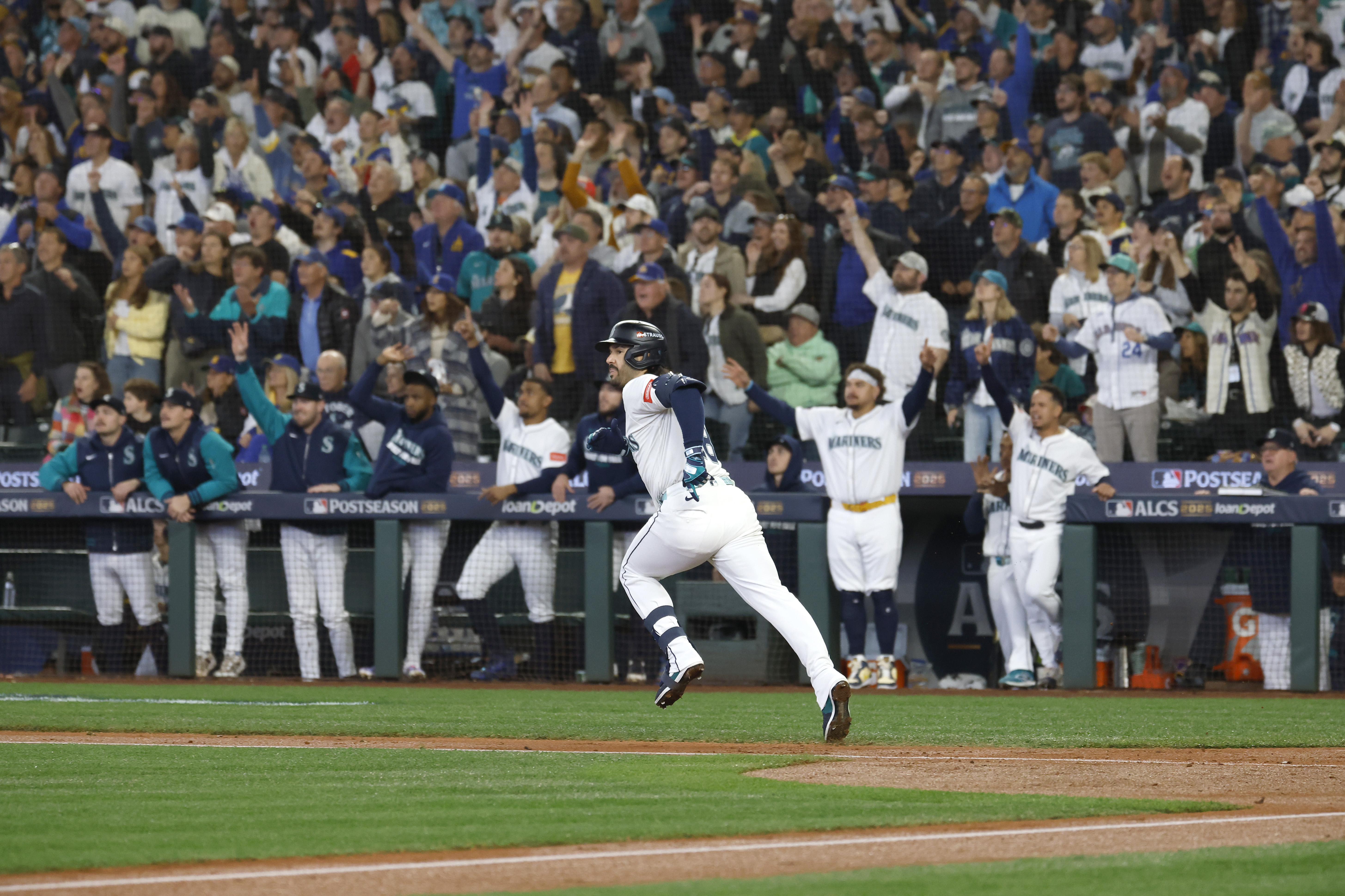 Phillies Predicted to Sign 49-HR All-Star After Bo Bichette Whiff