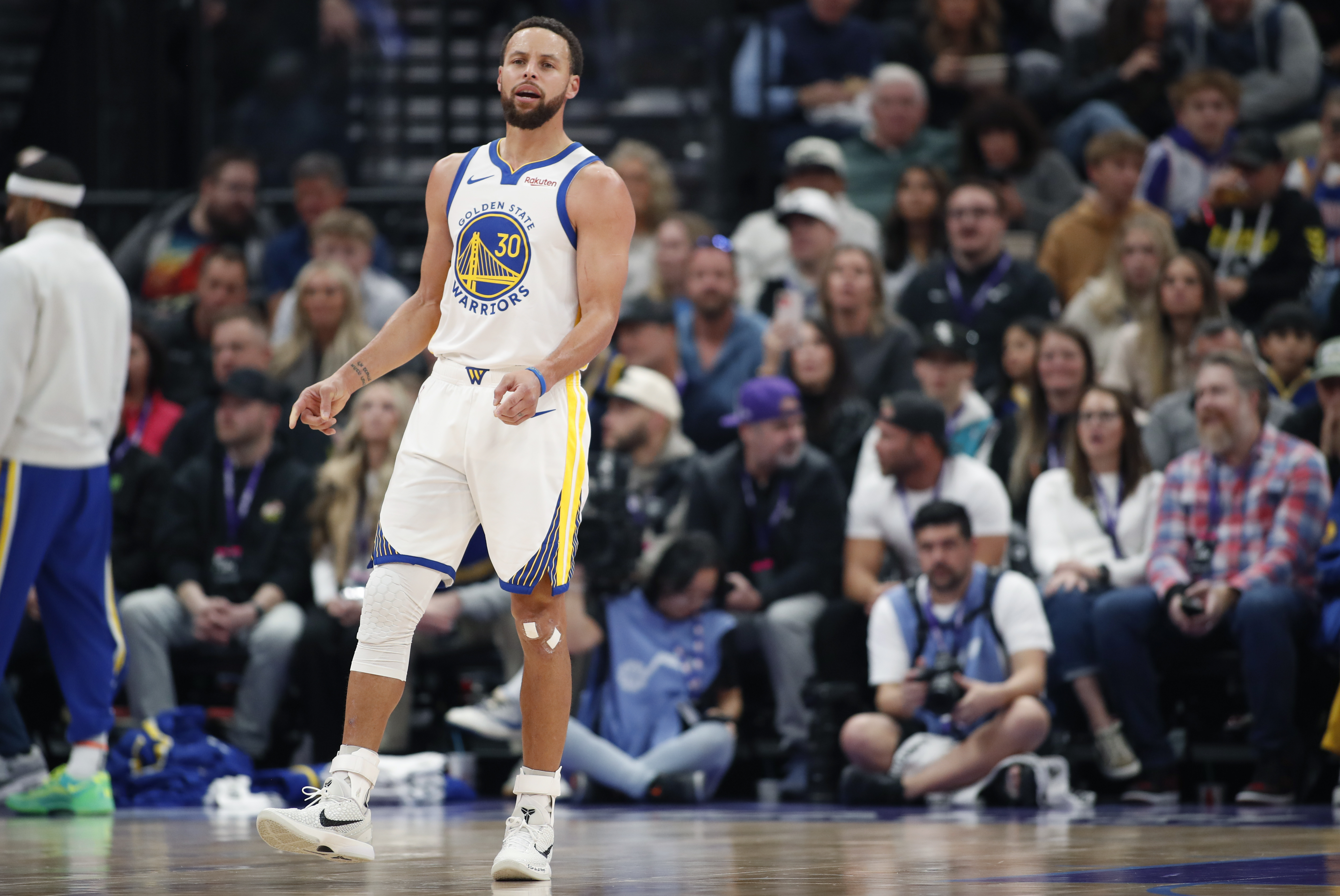 Warriors Reveal Major Steph Curry Injury Update After Scary Incident vs Pistons