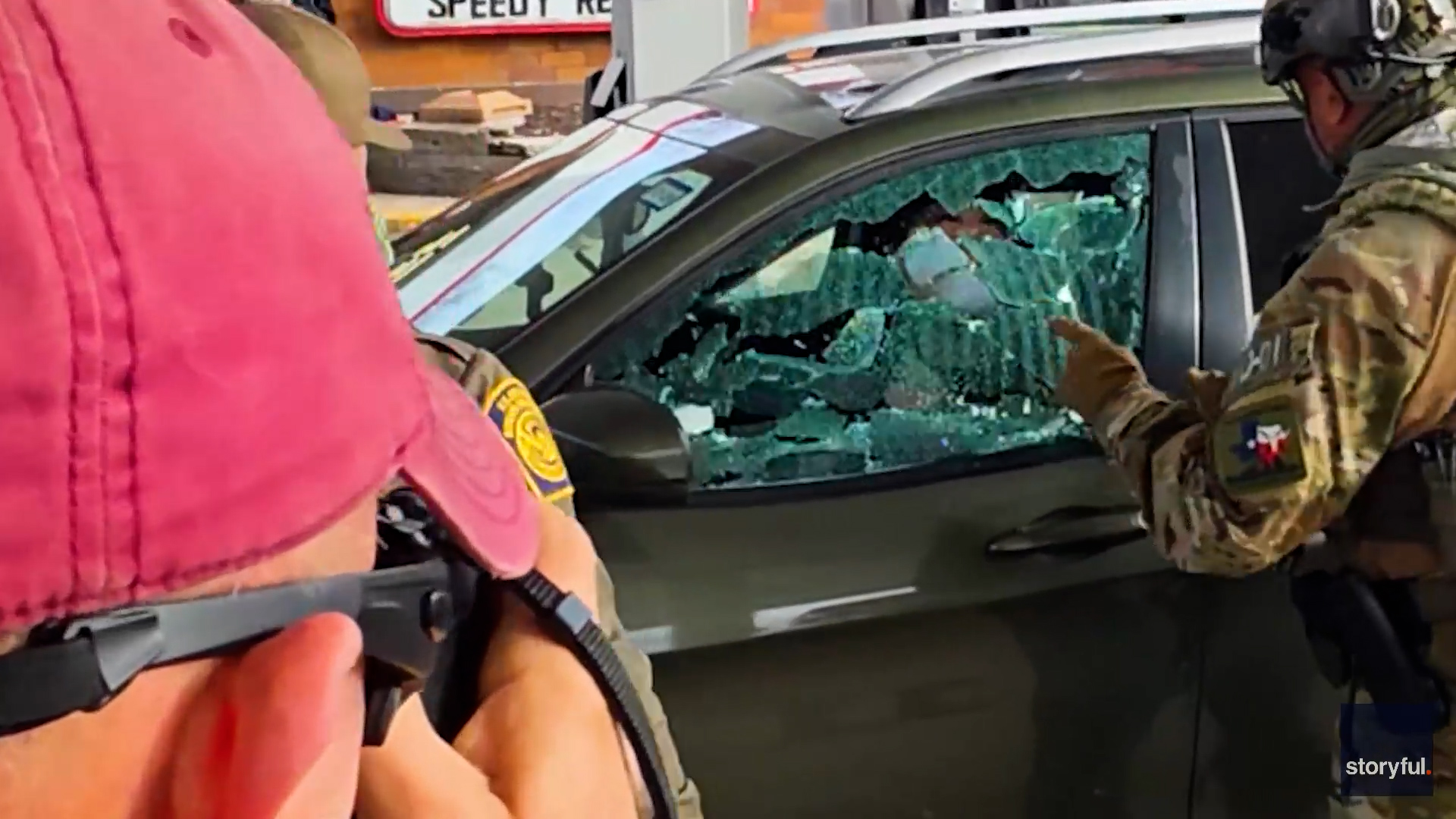 ICE Agents Smash Window And Drag Man Out Of Car In Minnesota - Newsweek