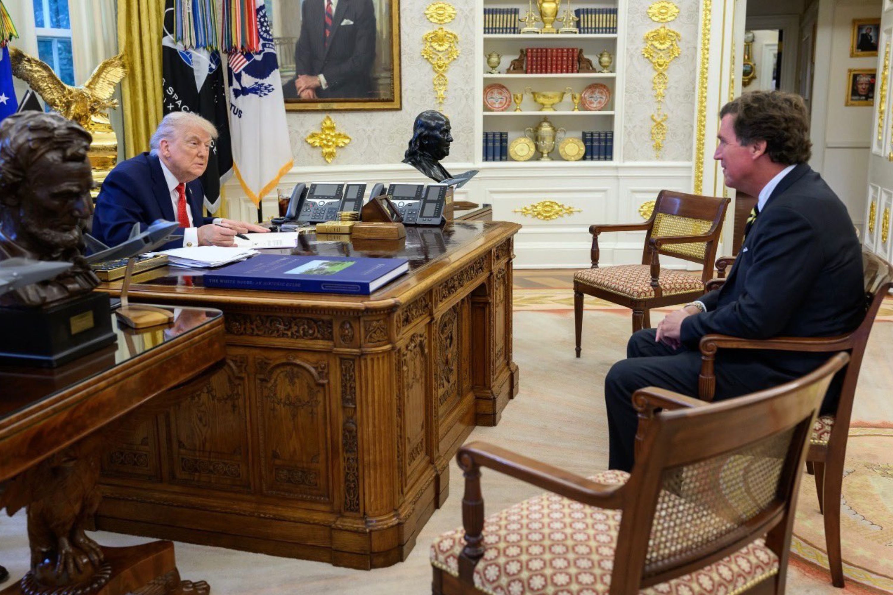 Tucker Carlson’s White House Visit Sparks MAGA Fury, JD Vance Warning