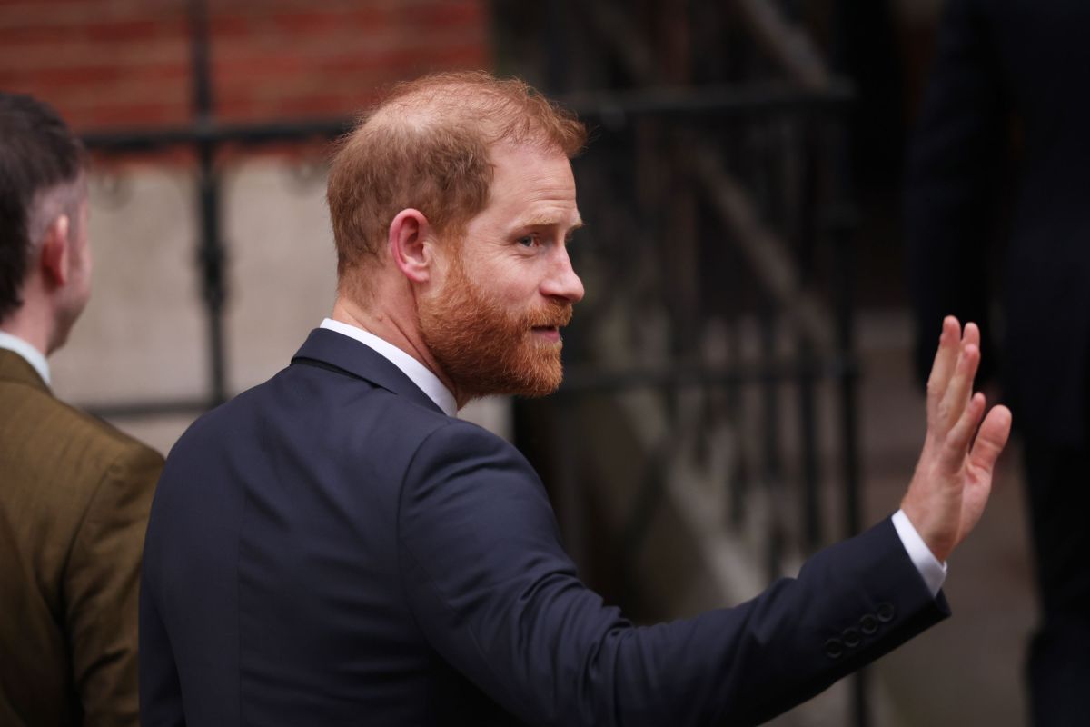 Prince Harry Says Daily Mail ‘Driving Me Paranoid’ in Hacking Case