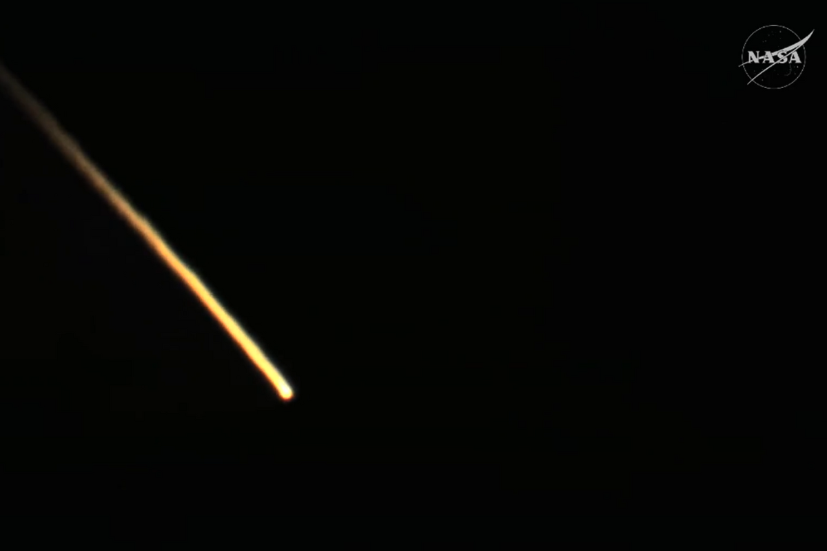 California Feels Sonic Boom, Fears Earthquake as SpaceX Crew-11 Returns