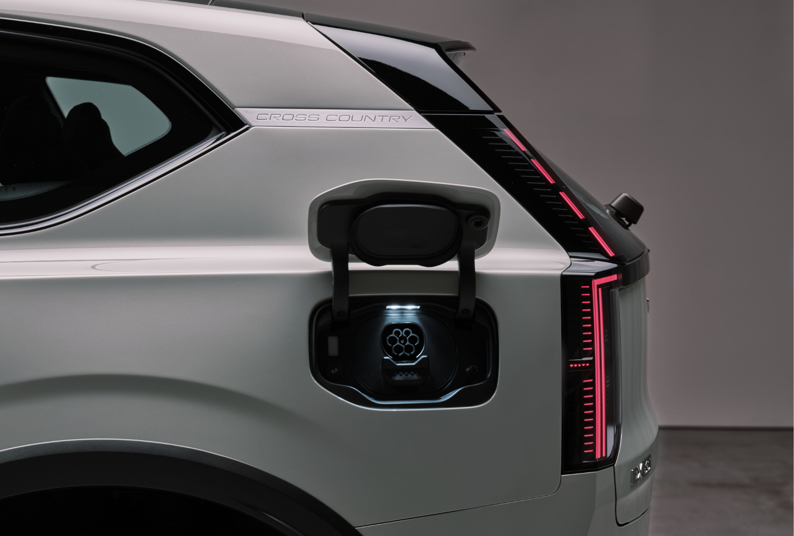 New Volvo SUV Gives US Buyers More of What They're Asking For