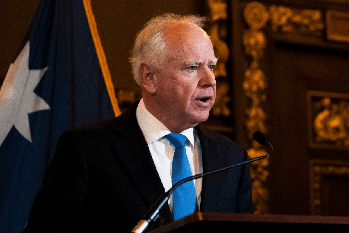 El Museo Nacional del Holocausto critica la comparación de ICE Tim Walz con Ana Frank