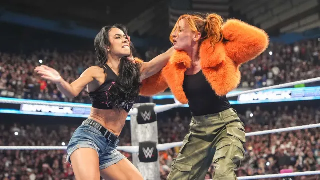 AJ Lee Slaps Becky Lynch on WWE SmackDown