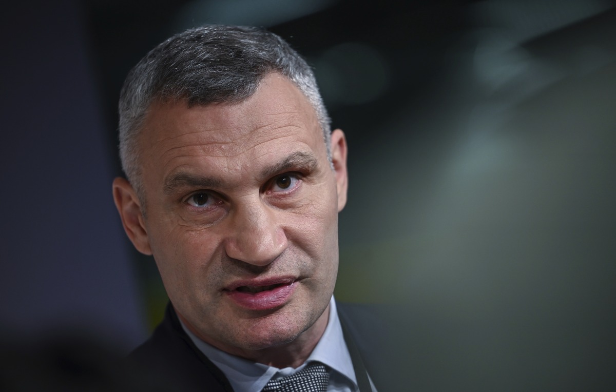 Kyiv Mayor Pauses for 13 Seconds When Asked if He Trusts Donald Trump