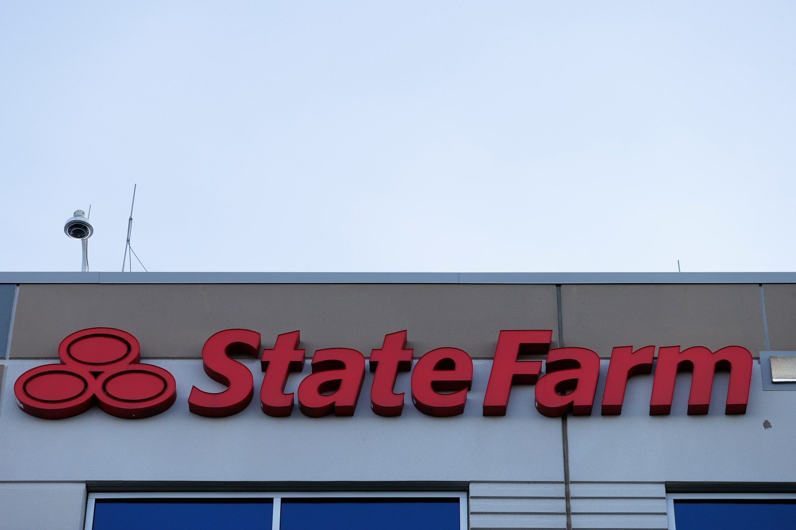 newsweek.com - Mandy Taheri - State Farm sending $5 billion in refunds to customers-Here's who's impacted