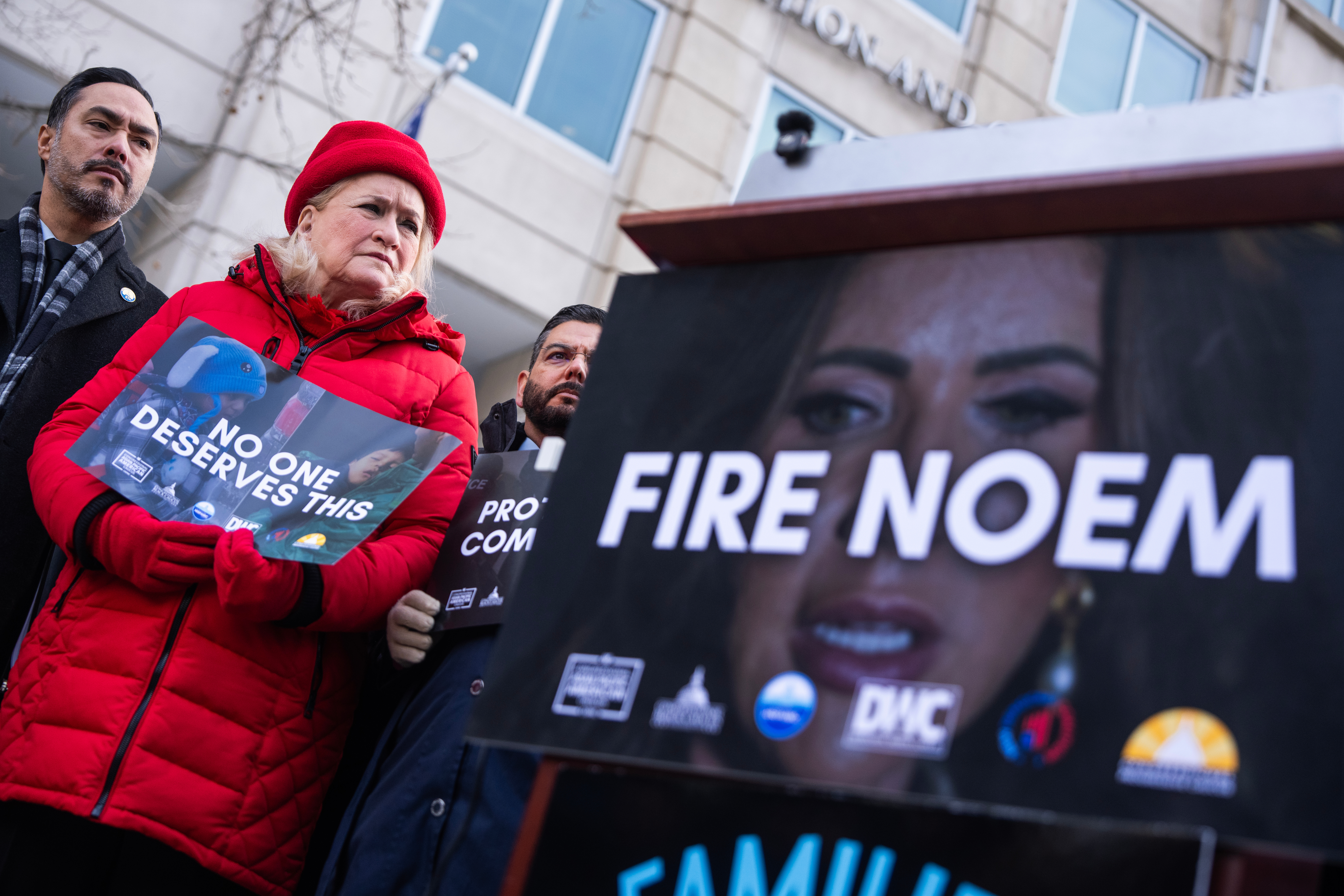 Impeaching Kristi Noem Has Majority Support in US, Poll Shows