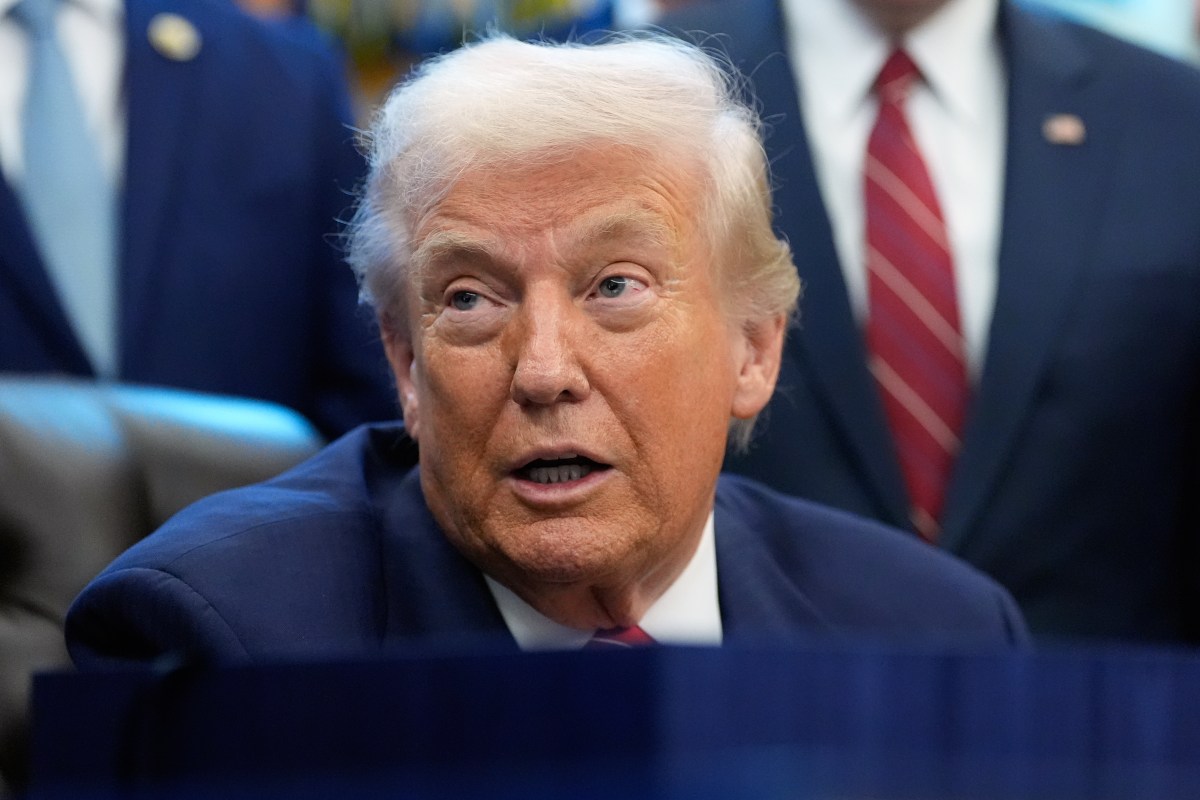 Donald Trump Reacts As Clintons Set To Testify on Epstein