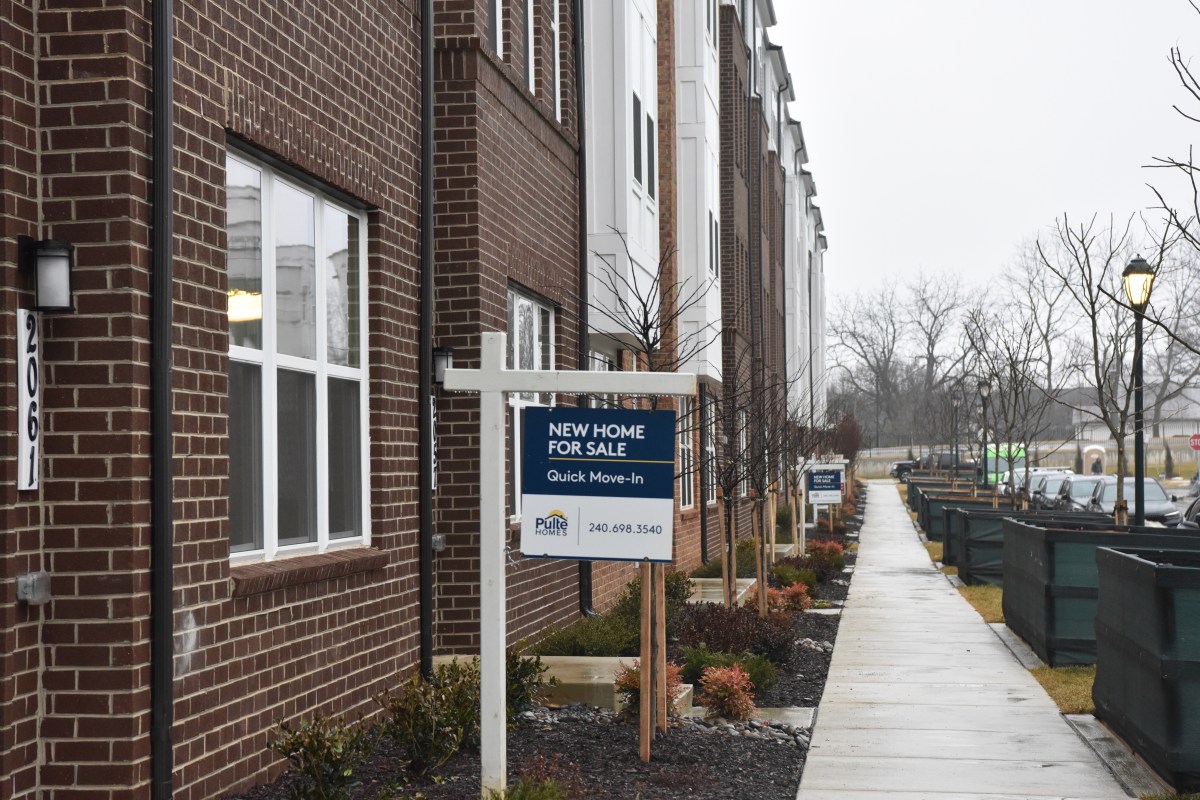 As taxas hipotecárias caíram para o nível mais baixo em mais de dois anos.