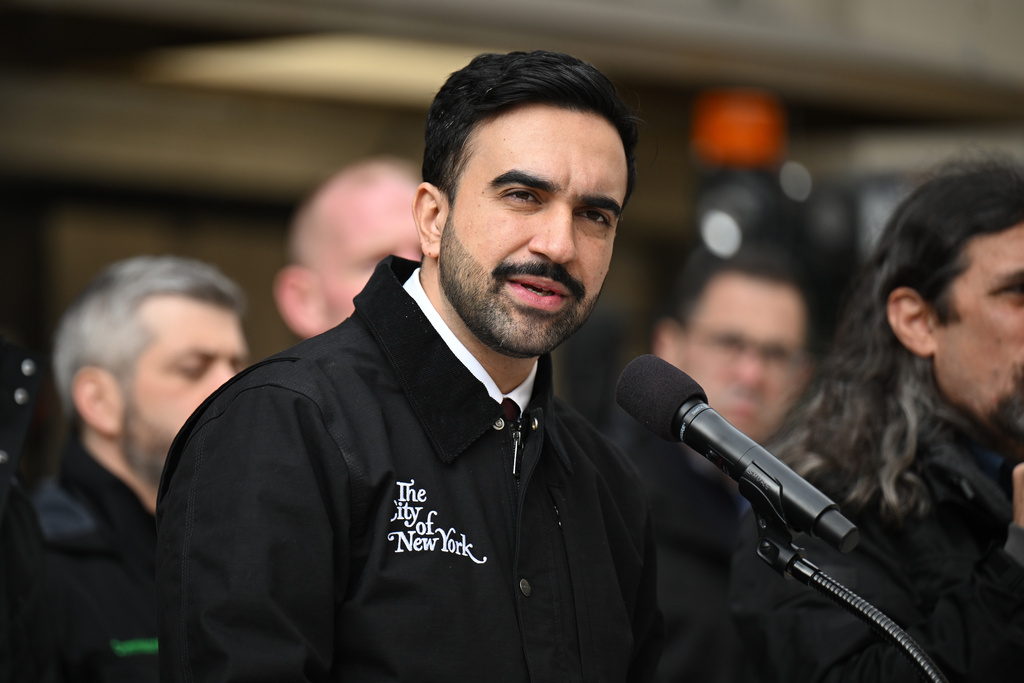 Mamdani Reacts as NYC Investigates Police Officers Hit With Snowballs