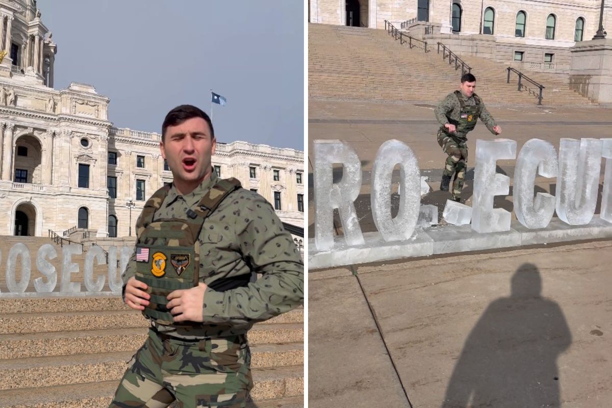 Quem é Jake Lang? Em 6 de janeiro, um manifestante que chutou uma placa anti-ICE foi perdoado.