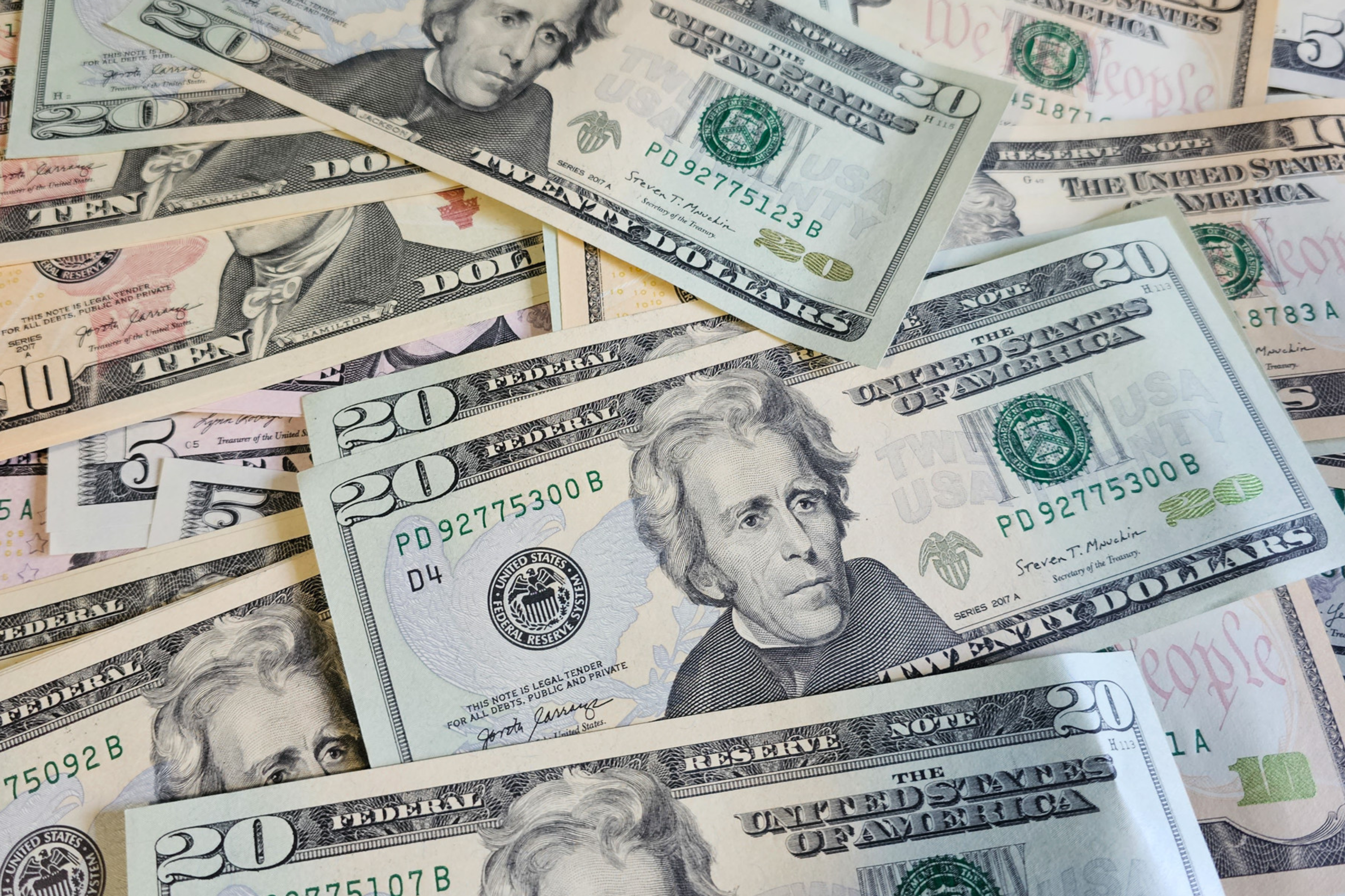 IRS Issues Advice on Bonus Tax Break for Thousands