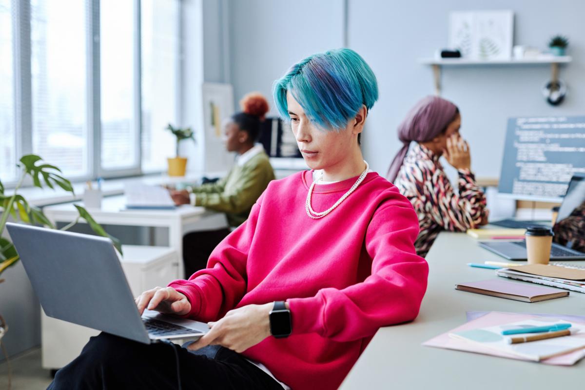 Employee, 24, Told her Photo Isn’t ‘Professional’—Internet Torn at Response