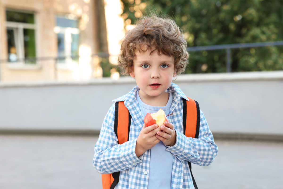 Mom realizes something not right with son's shirt—then reads teacher's note