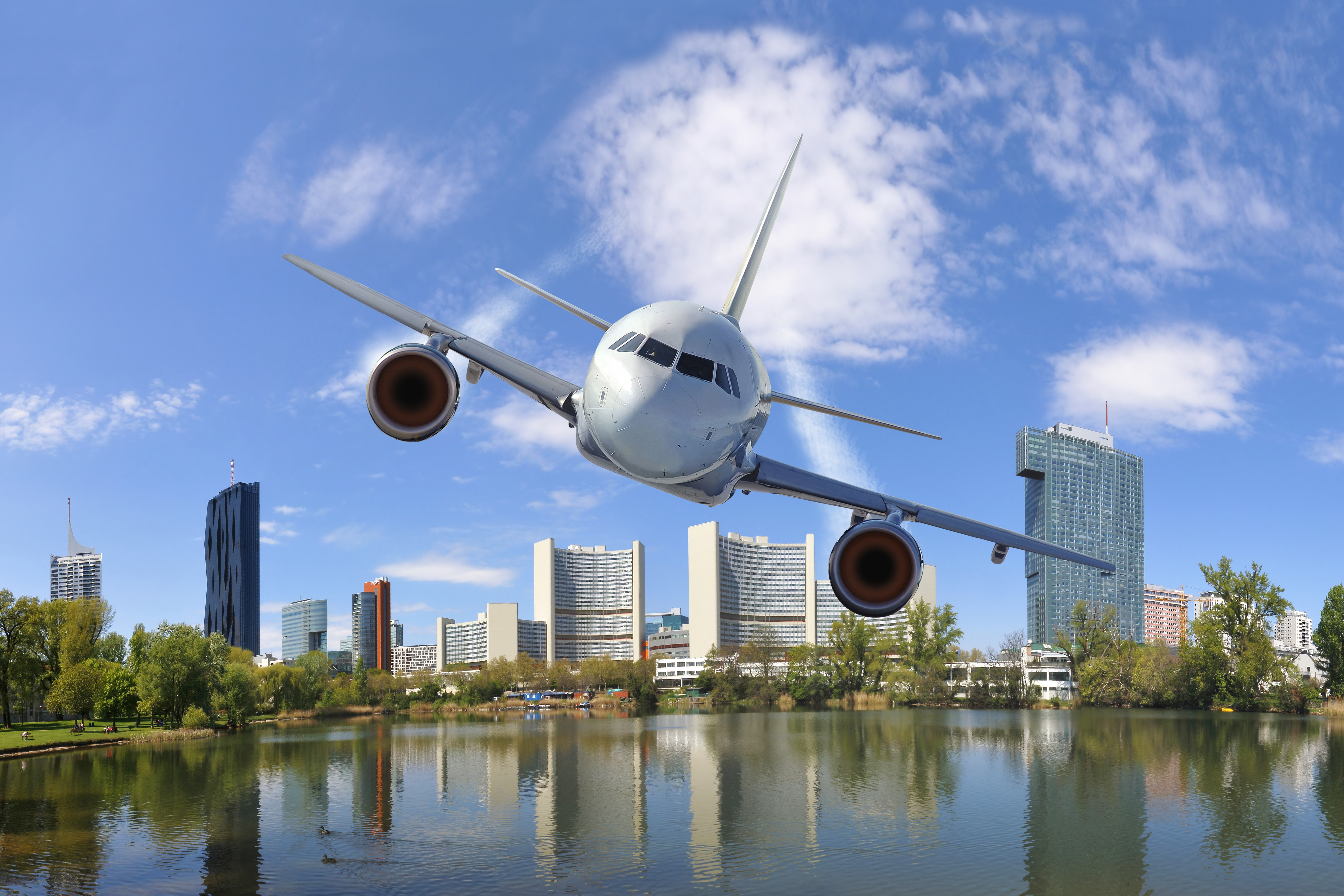 Pilot Makes ‘Impressive’ Emergency Plane Landing on Busy Georgia Road