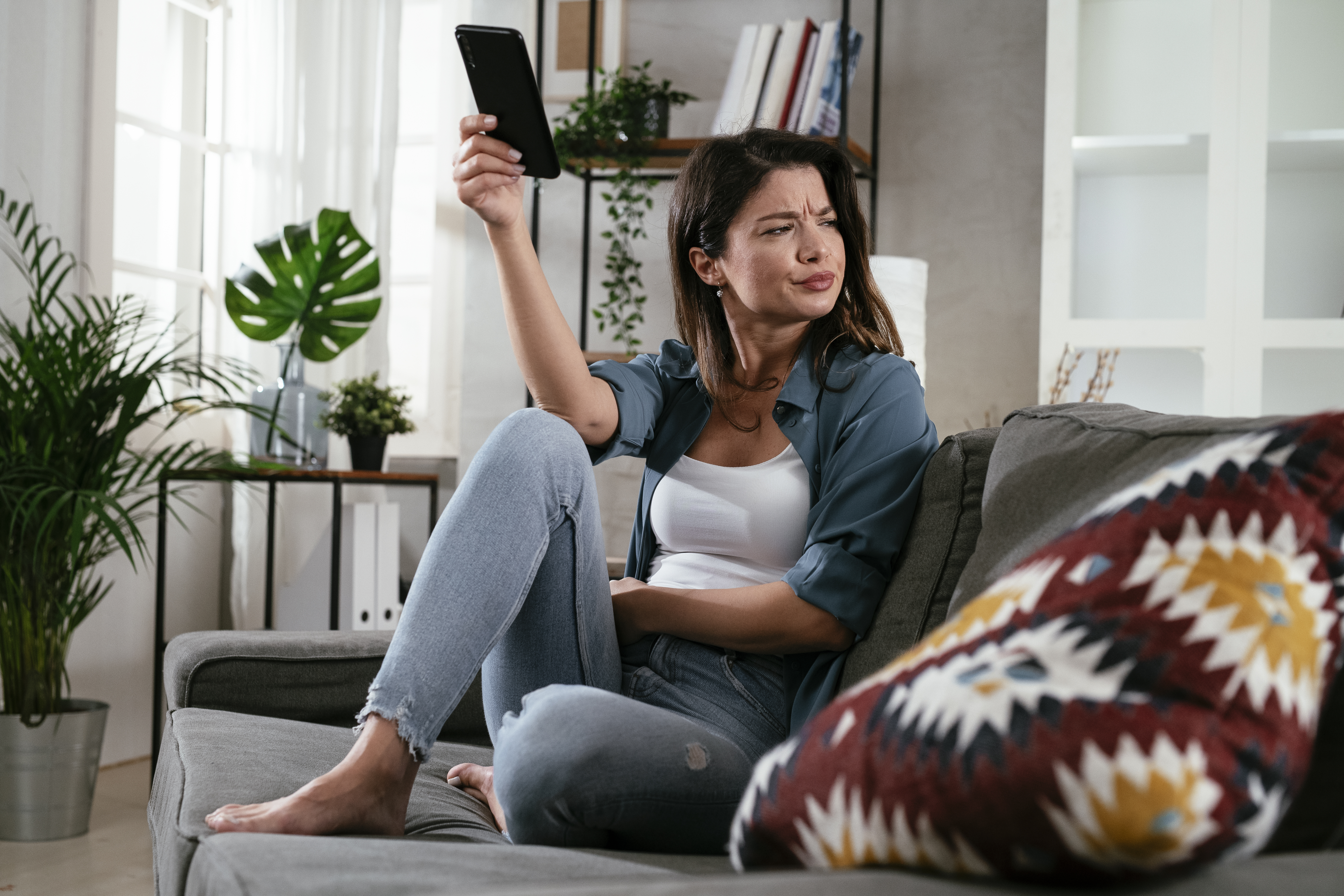Remote Worker Comes Off Call, Hearts Melt at What Golden Retriever Is Doing