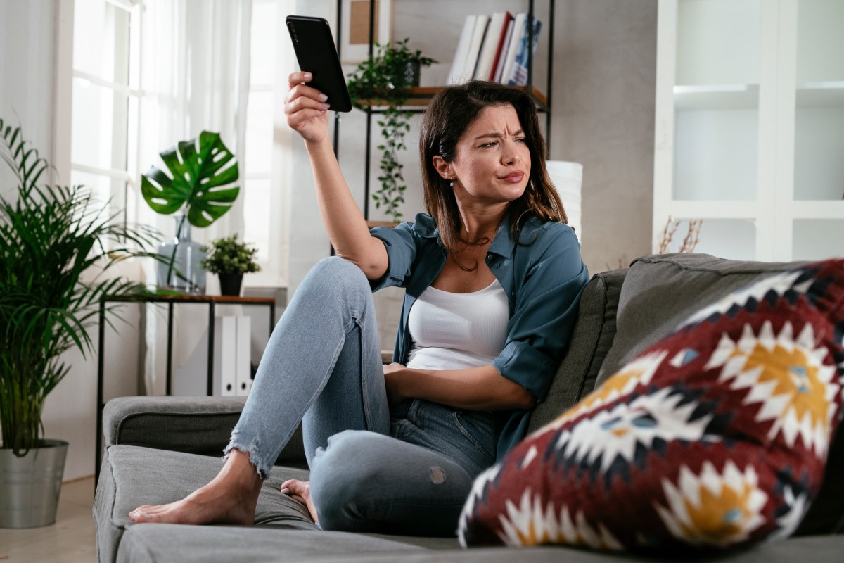 Remote Worker Comes Off Call, Hearts Melt at What Golden Retriever Is Doing