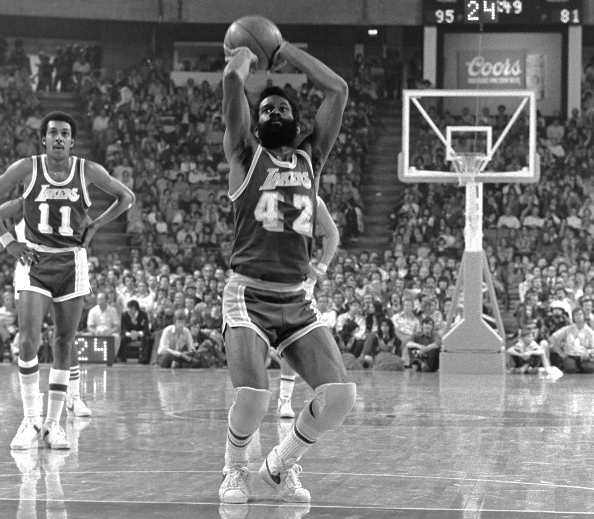 Bo Lamar, ex-armador do Lakers, morreu aos 74 anos.
