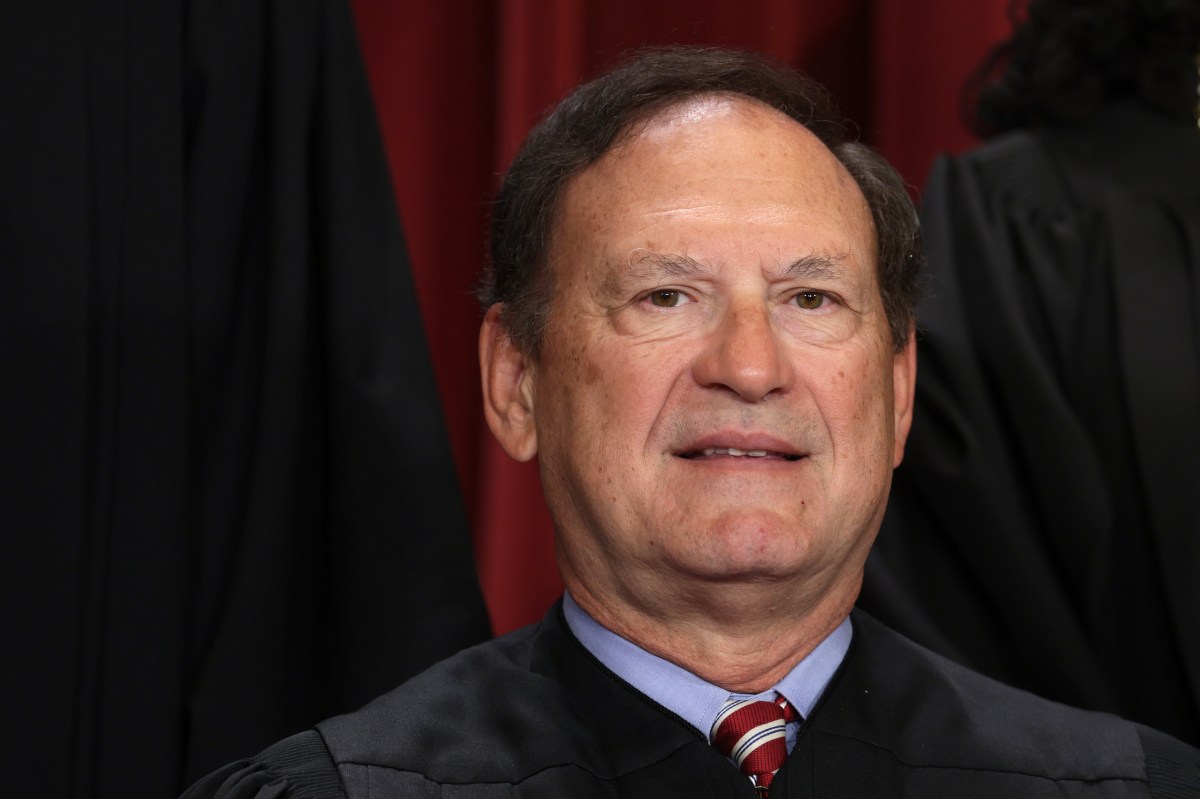 Samuel Alito breaks with Supreme Court over ICE contractor case