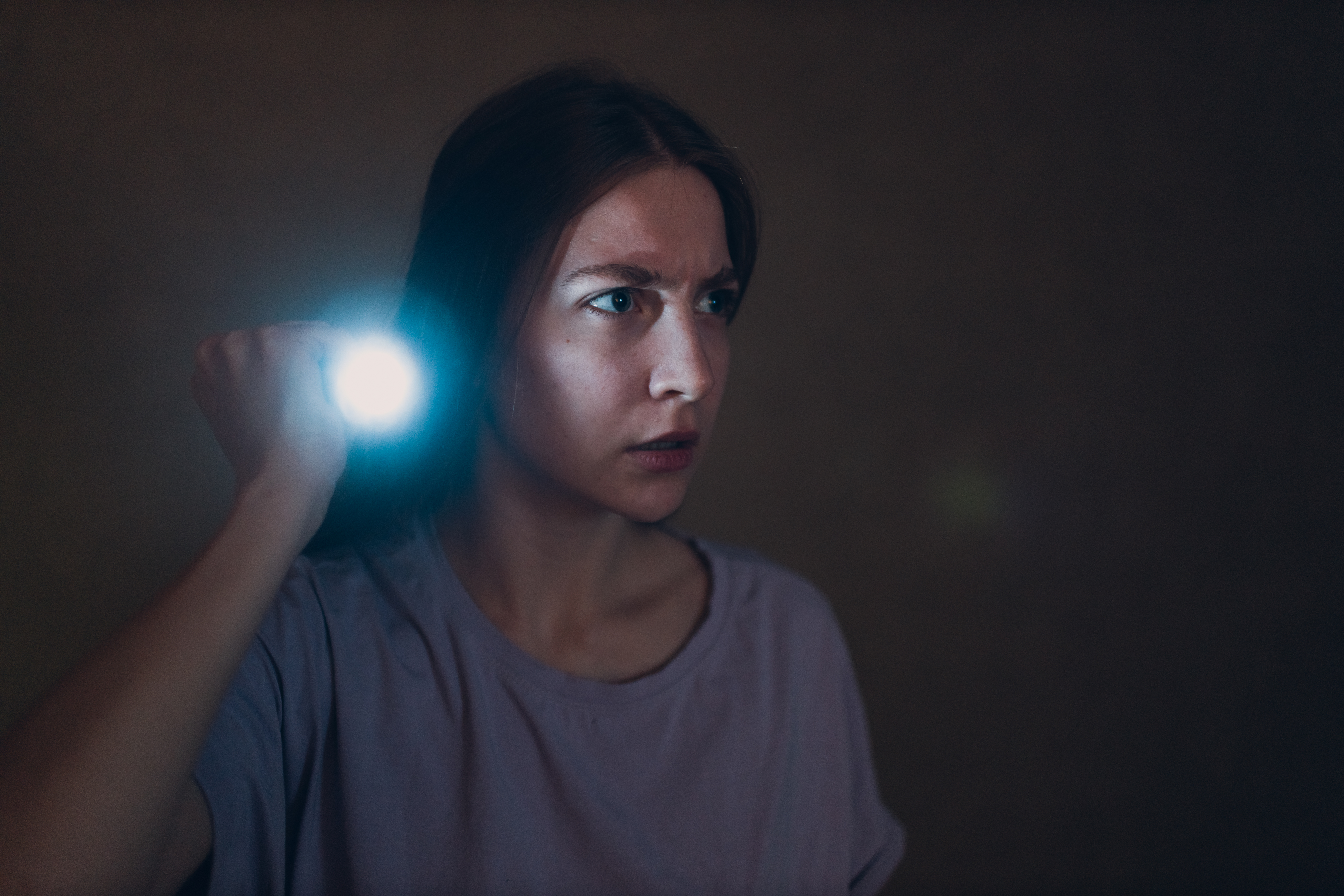 Woman Convinced Someone Is Breaking Into House, Shock at Who’s in Bathroom