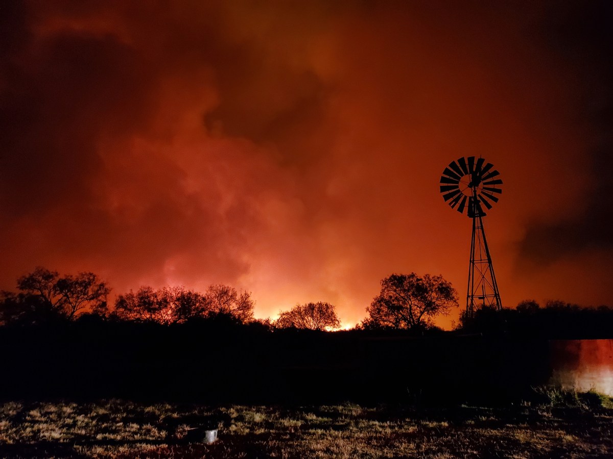 Storm chaser shares shocking wildfire photos from Oklahoma: "Destruction"