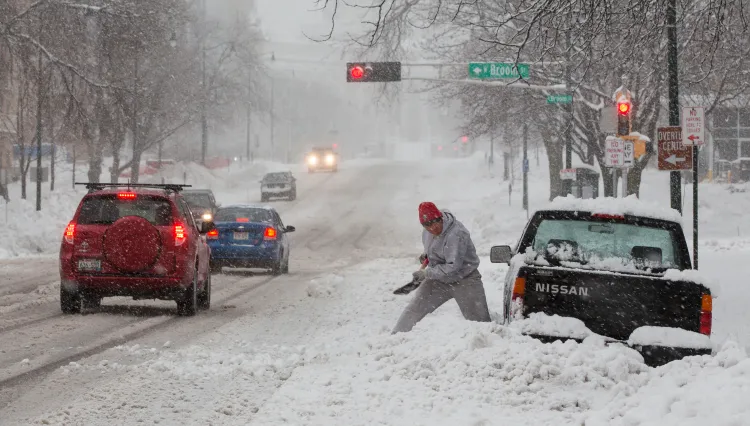 New Winter Storm Warnings Issued in Midwest as 15 Inches of Snow Set to ...