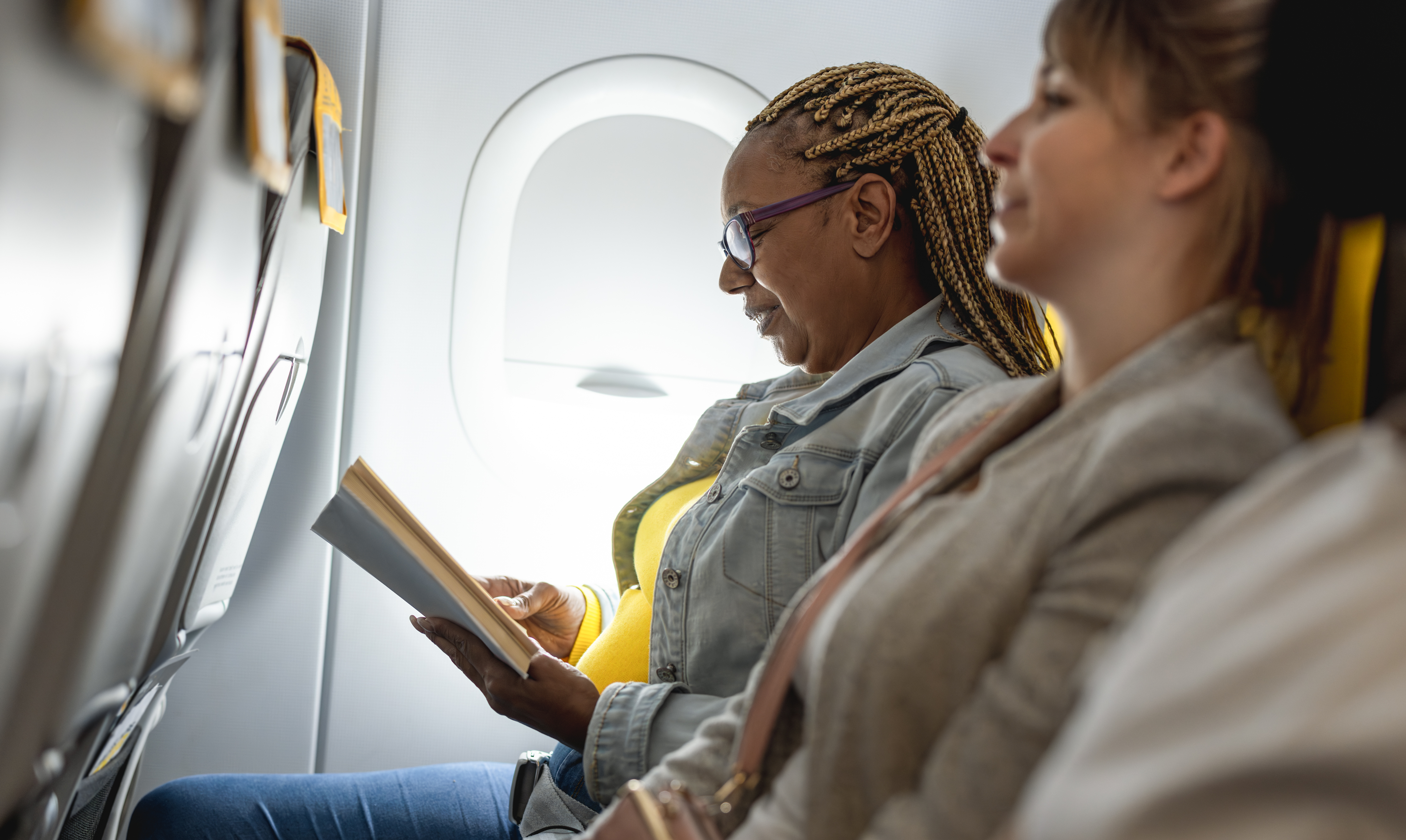 Plane Passenger Offers Woman the Aisle or Window—Response Baffles Her