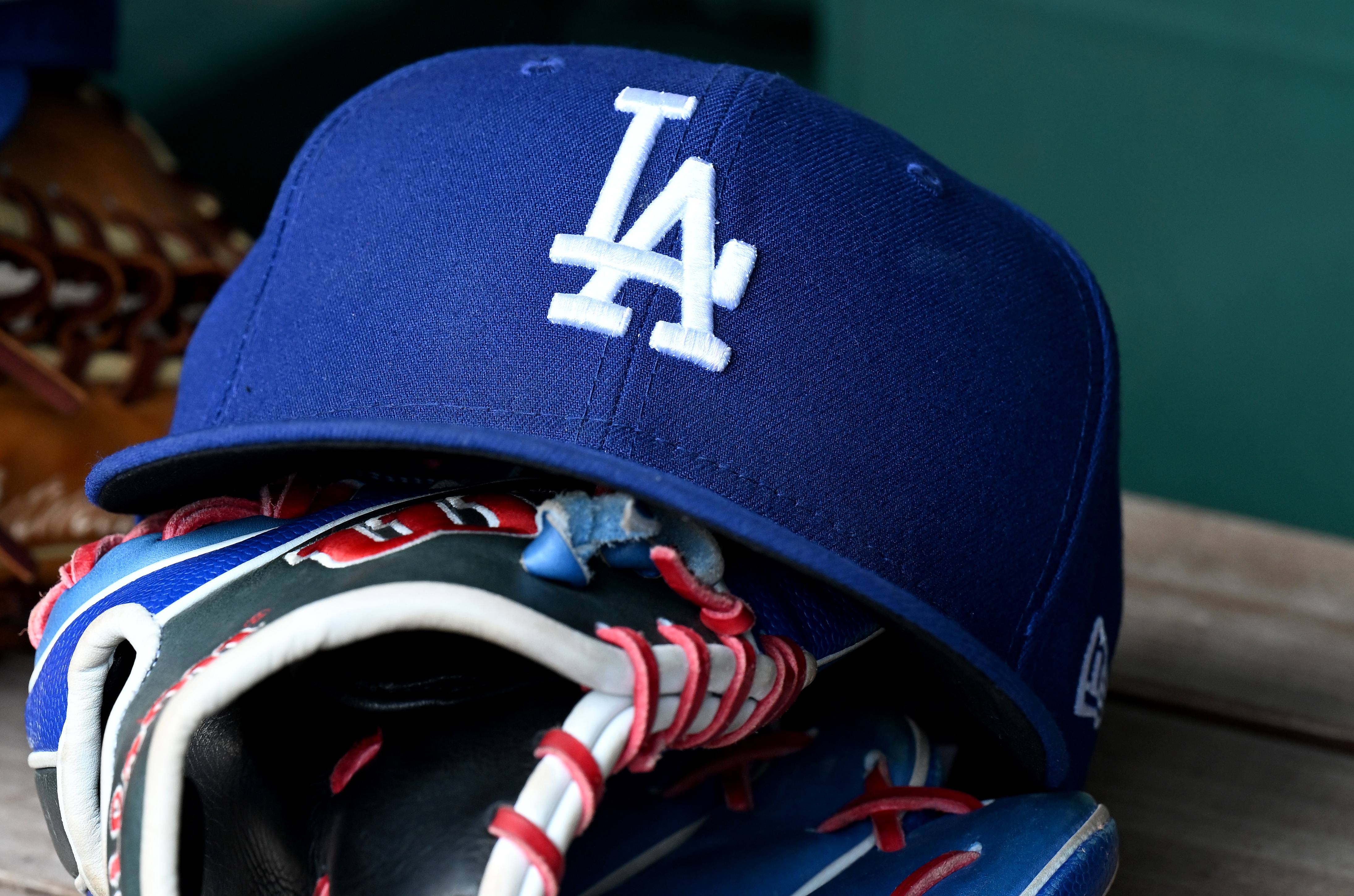 Dodgers Sign 6-Year Veteran Pitcher Away from Astros