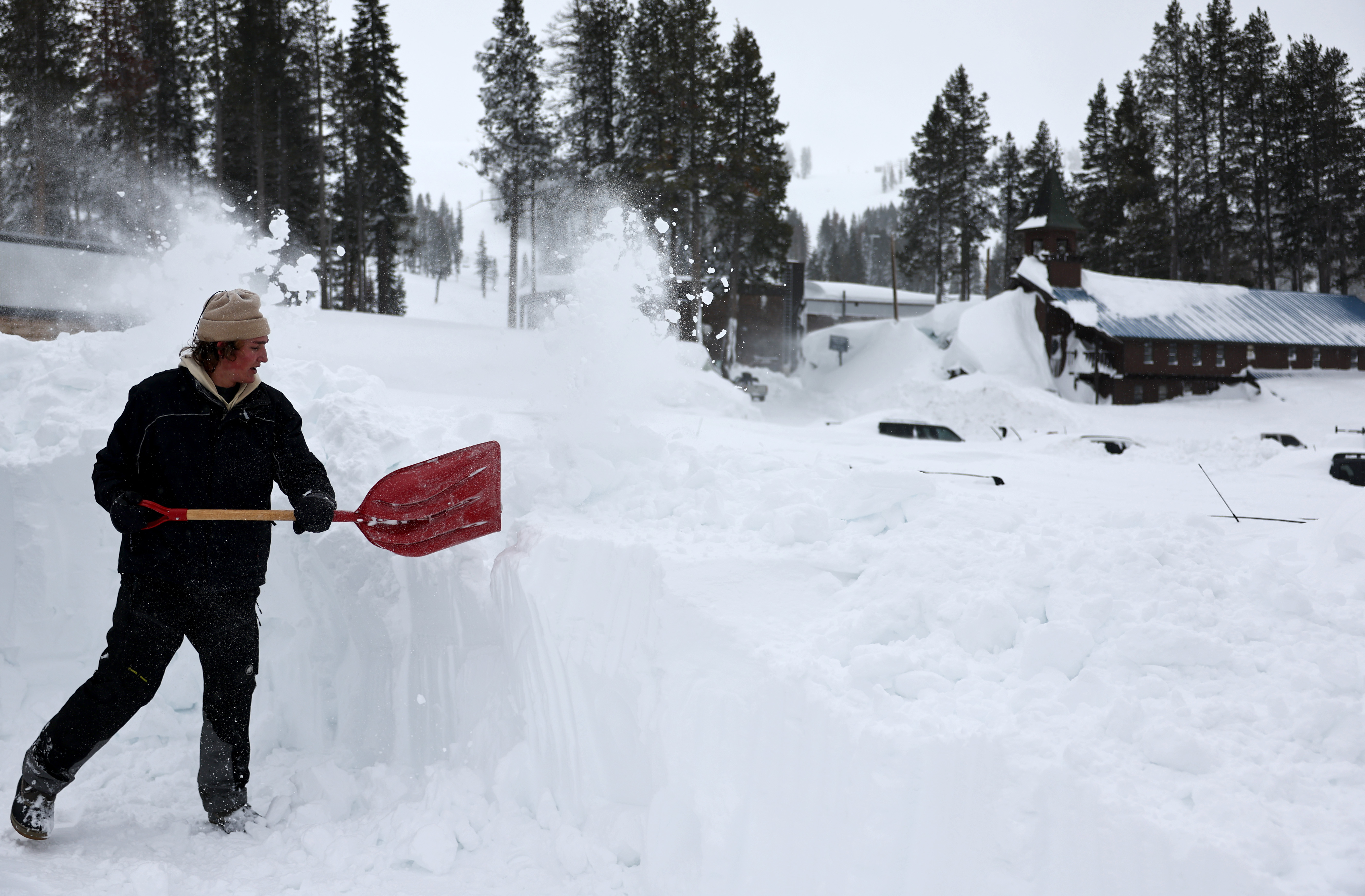 Heavy Snow Forecast as 10 Feet Set to Hit