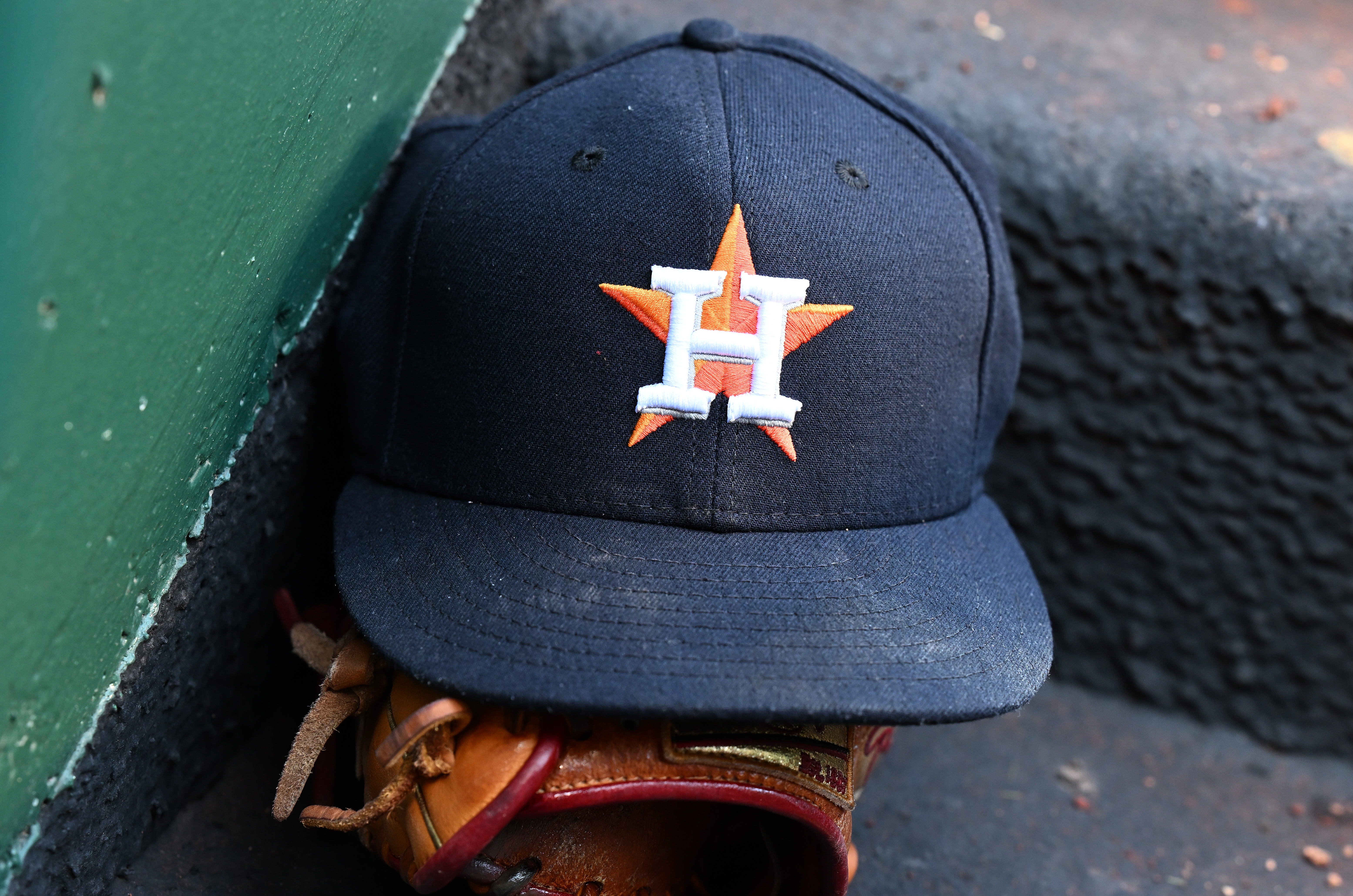 Astros Sign 25-Year-Old Catcher with Yankees Ties