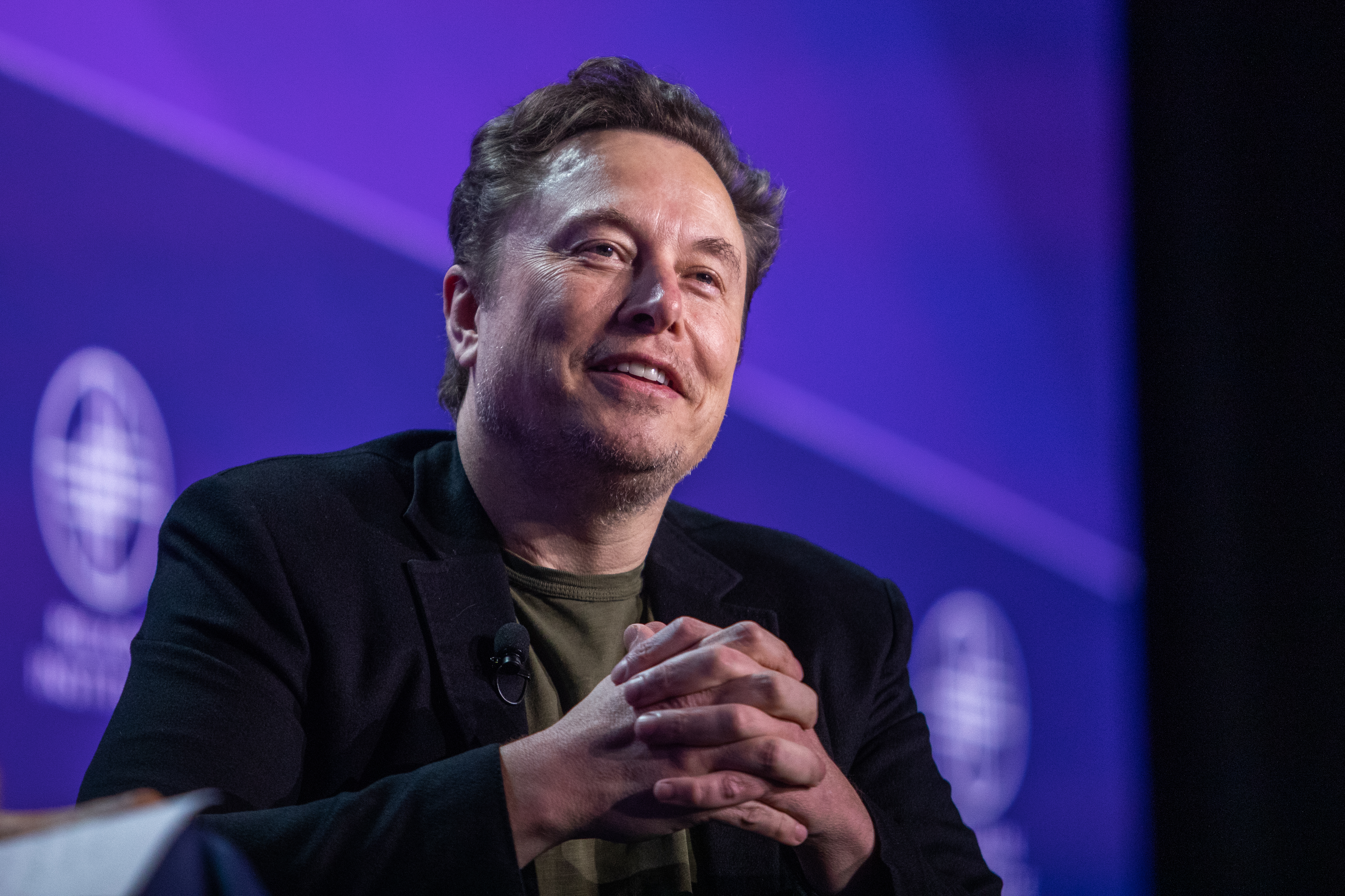 Elon Musk Announces Plans For City on The Moon